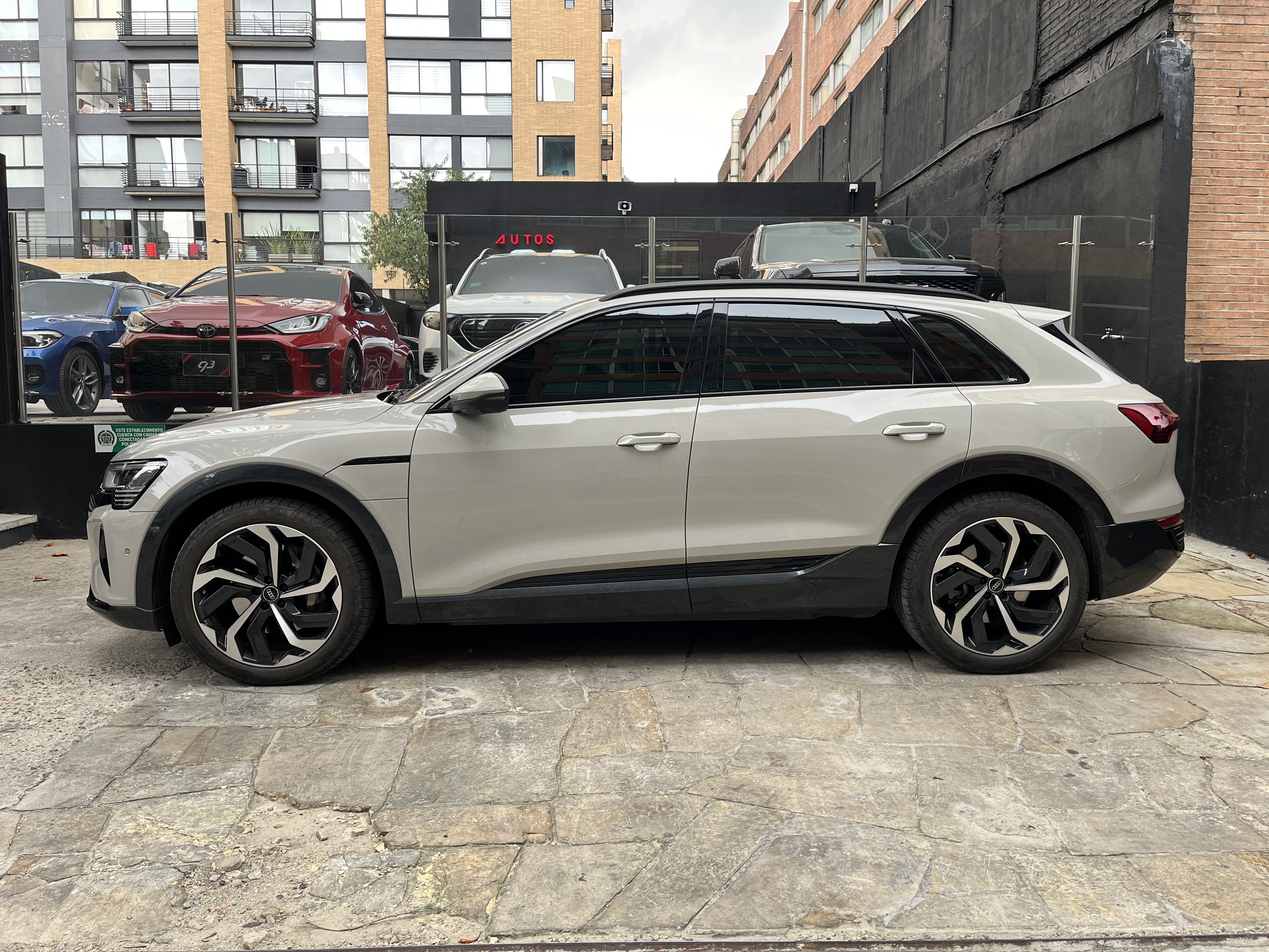 AUDI Q8 ETRON 2024