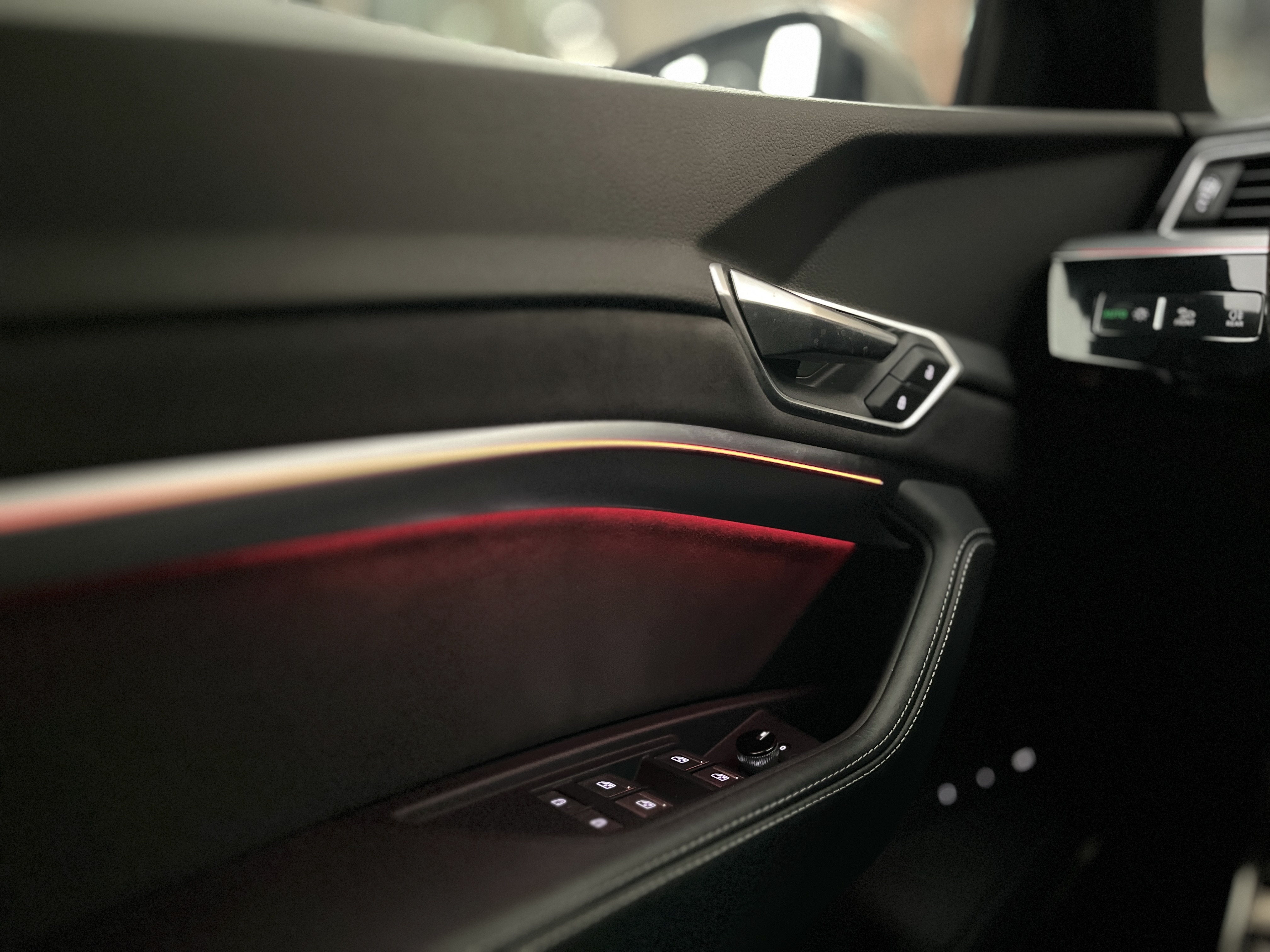 AUDI Q8 ETRON 2024