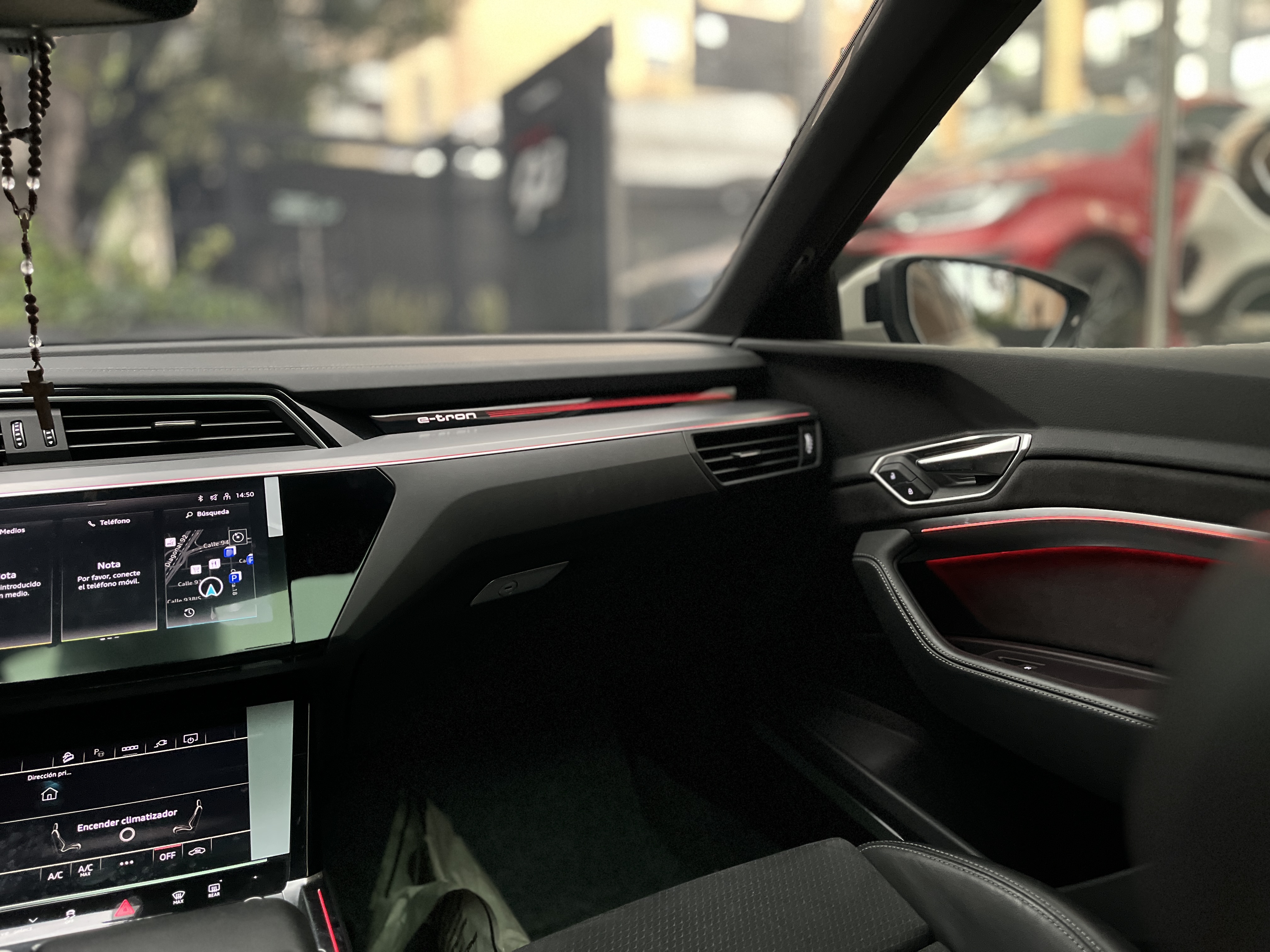 AUDI Q8 ETRON 2024