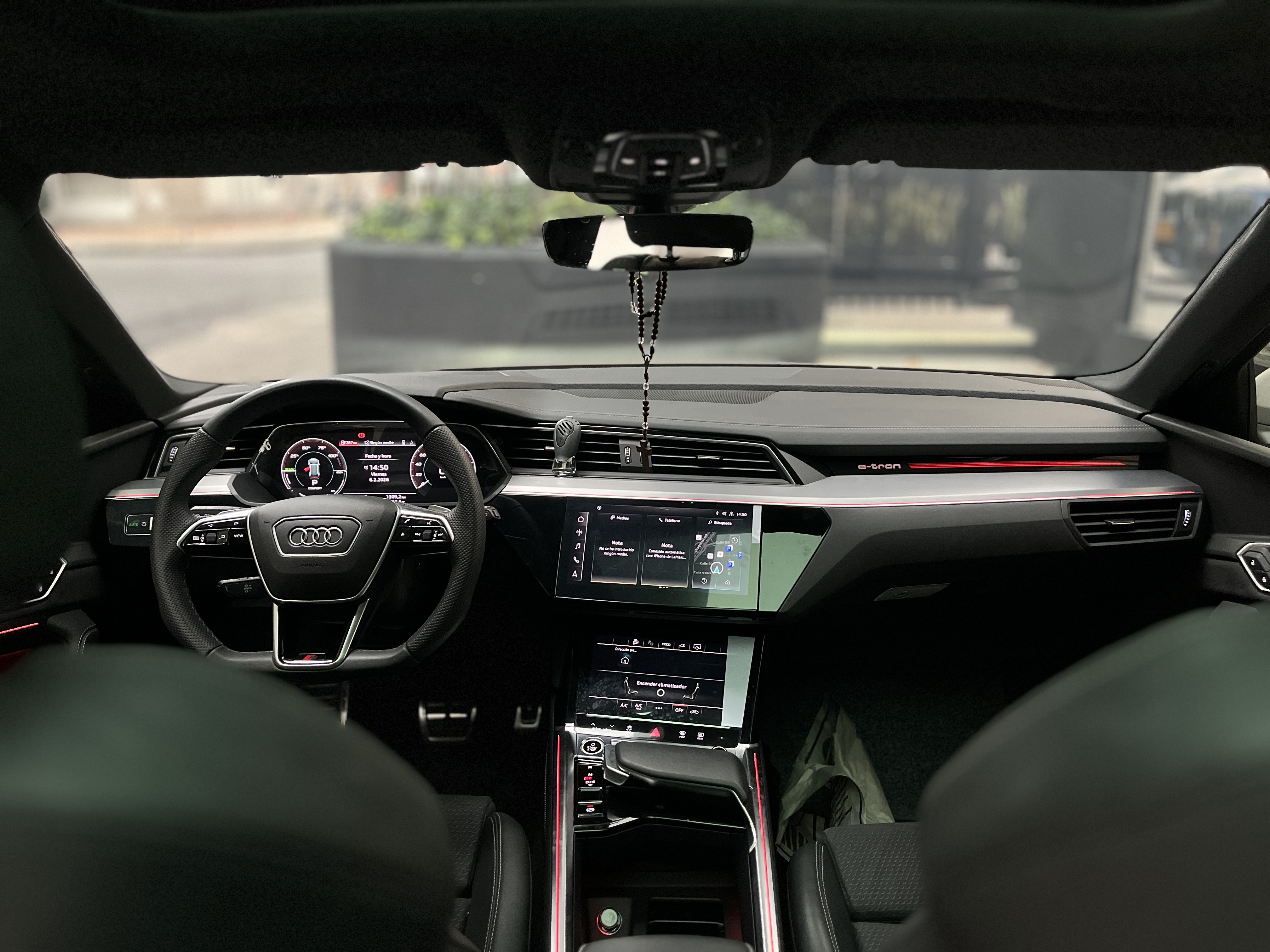 AUDI Q8 ETRON 2024