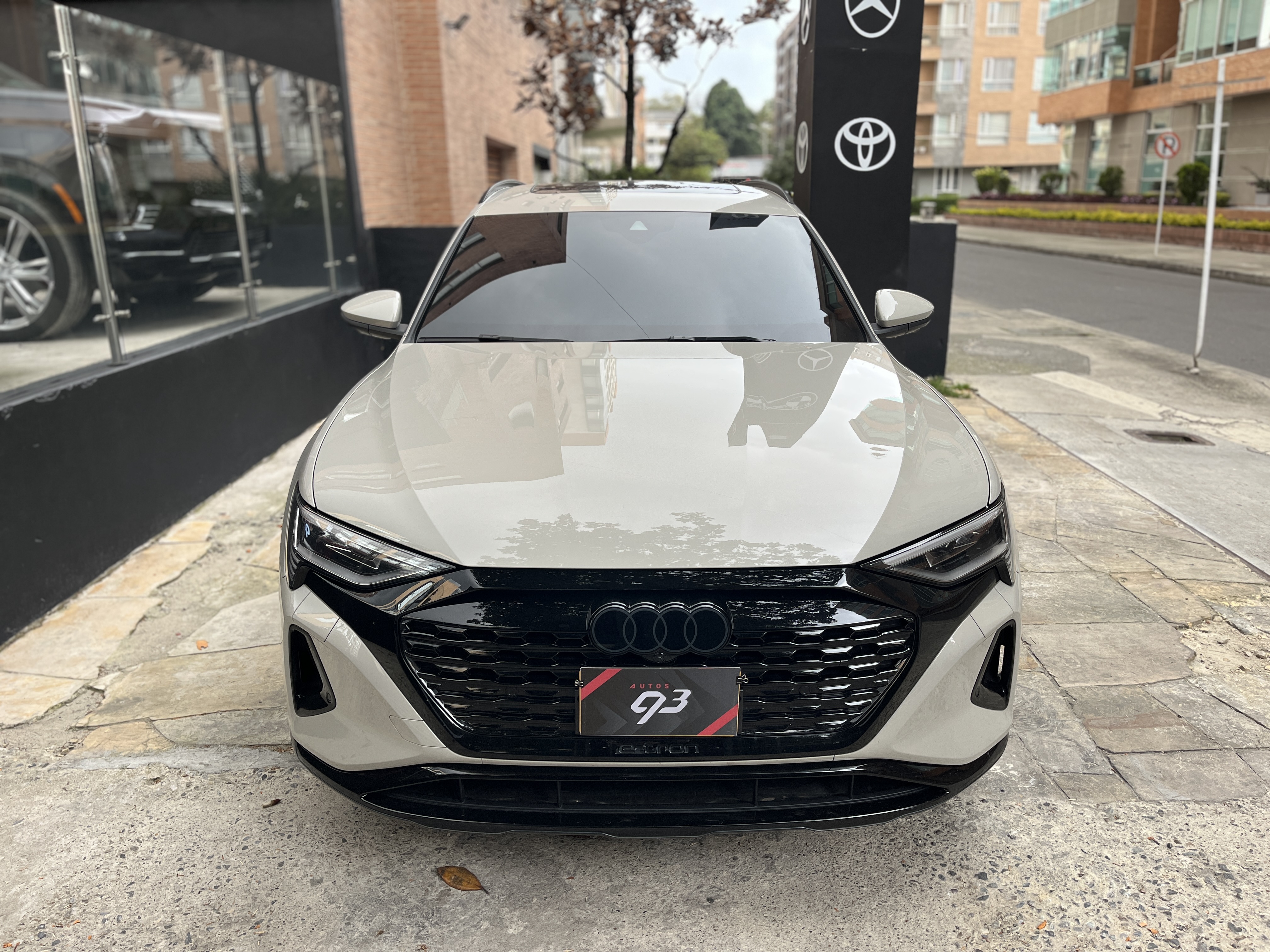 AUDI Q8 ETRON 2024