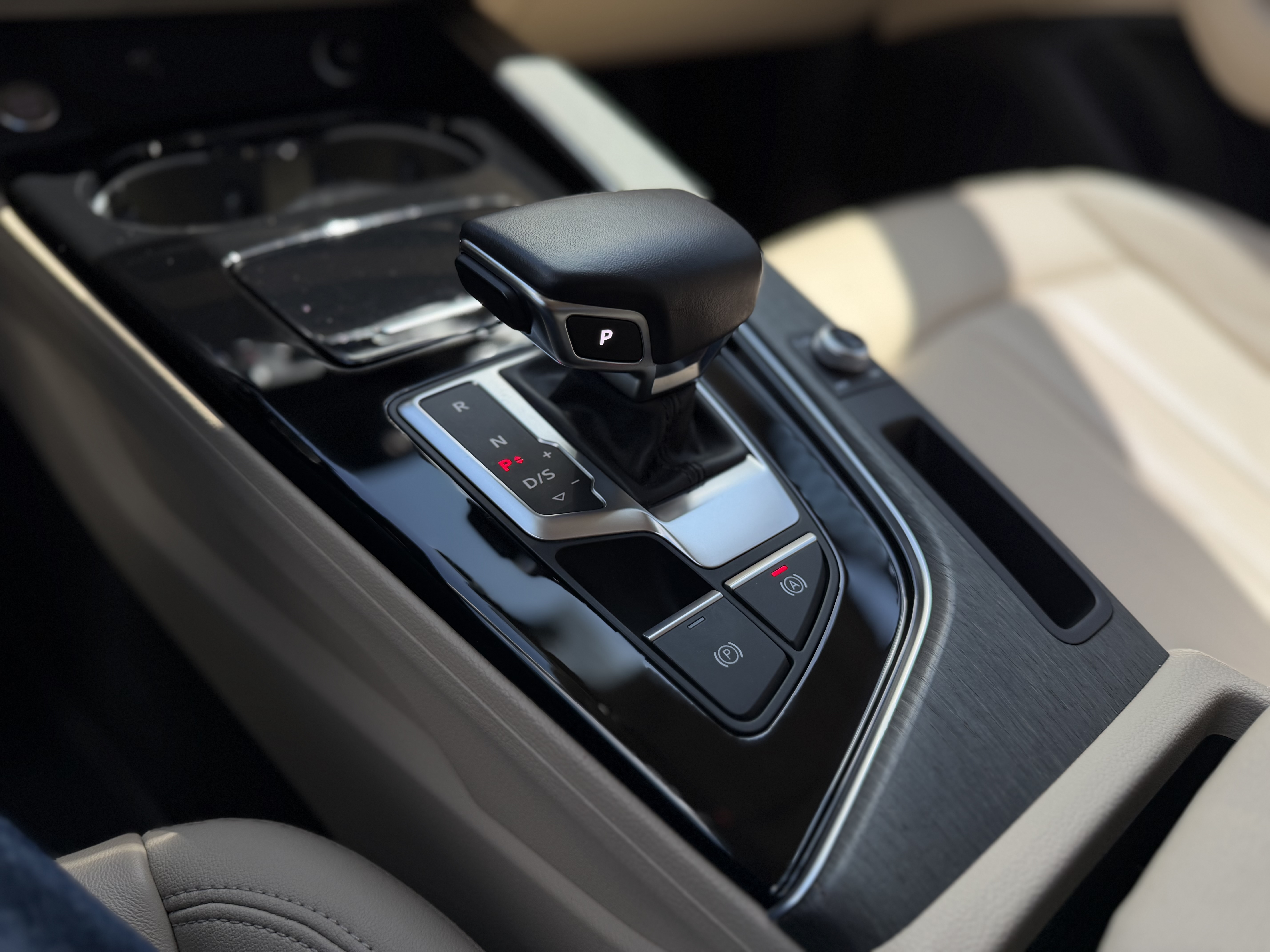 AUDI A4 UNIQUE EDITION 2023