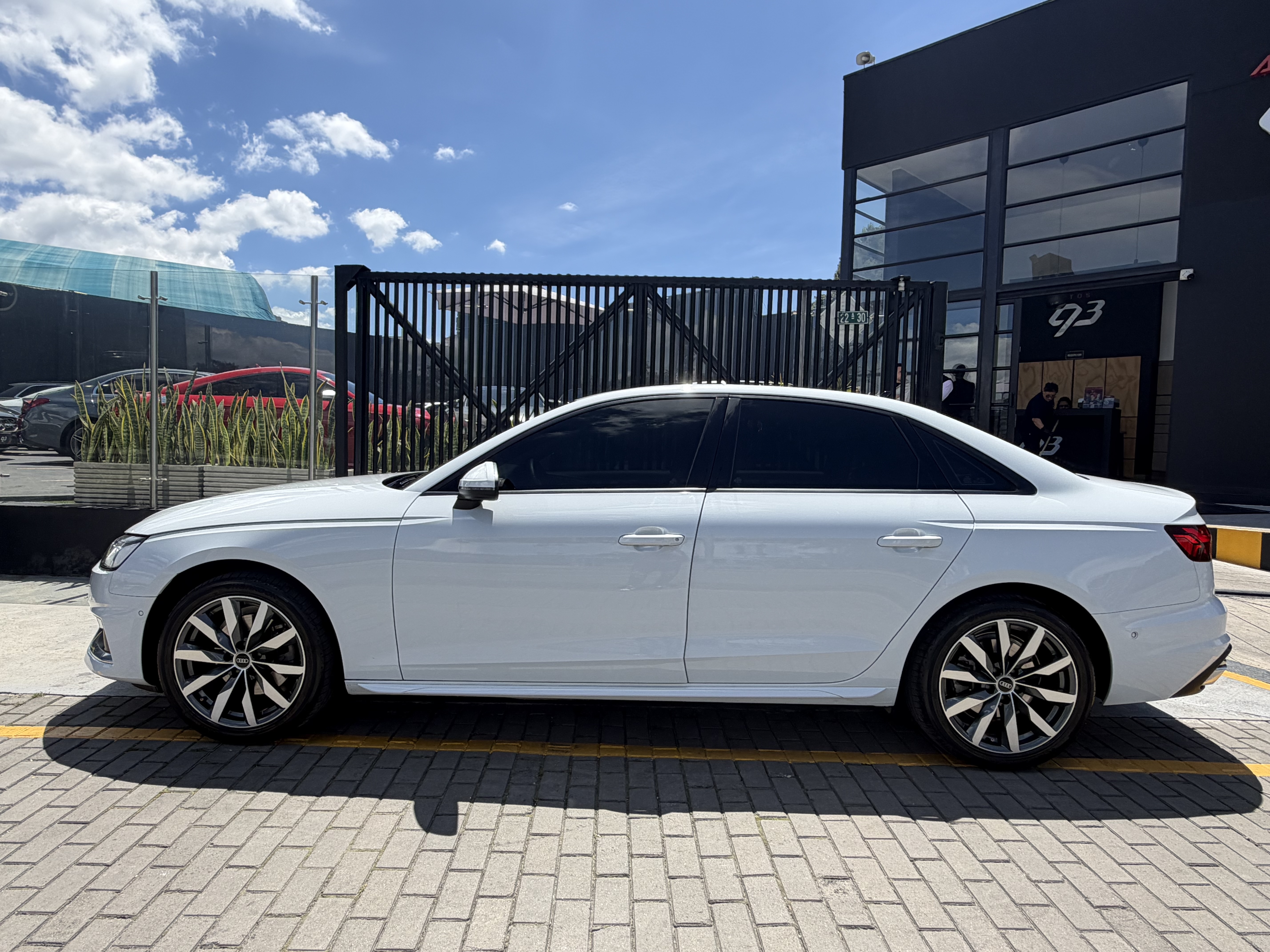 AUDI A4 UNIQUE EDITION 2023