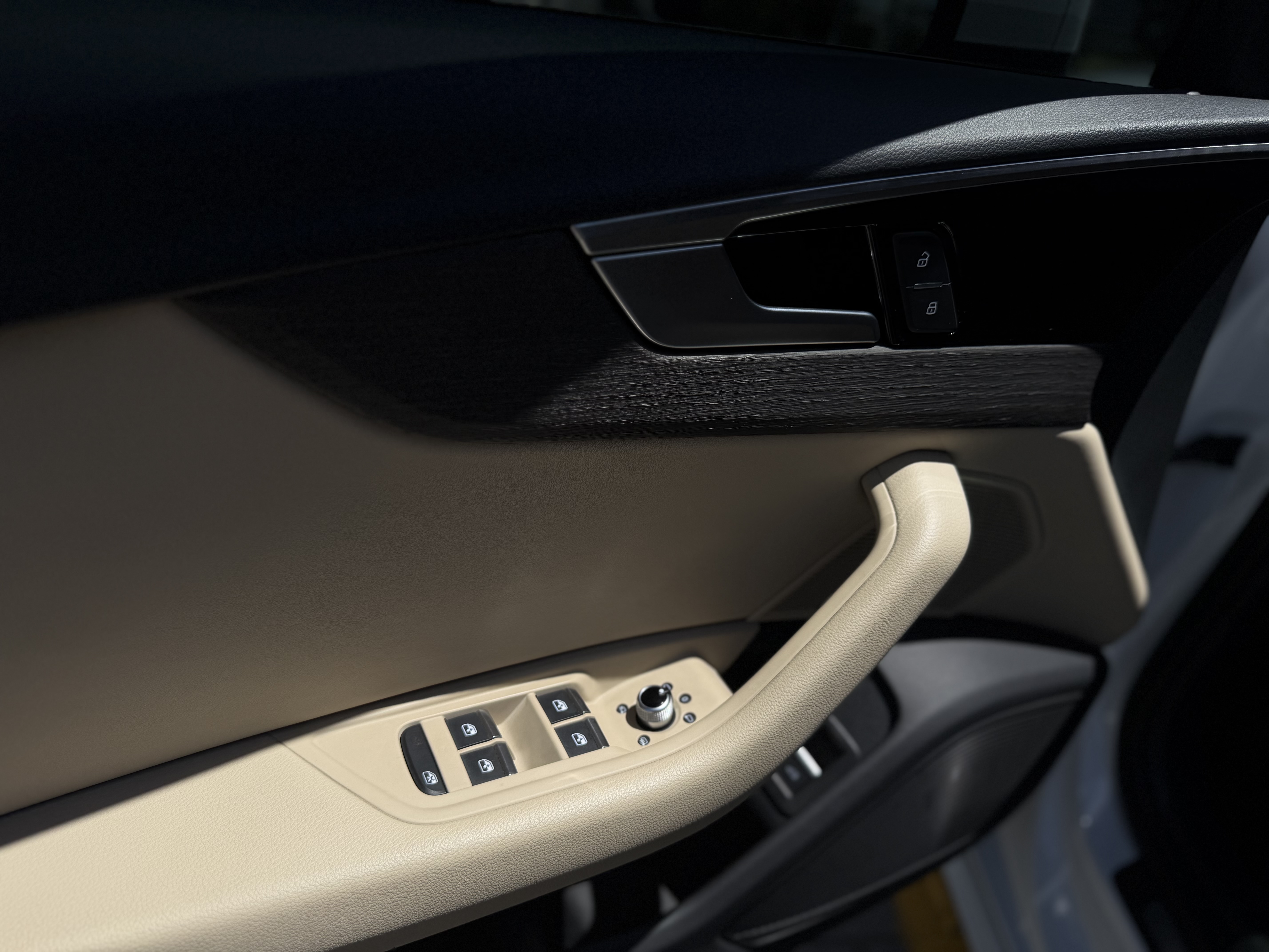 AUDI A4 UNIQUE EDITION 2023