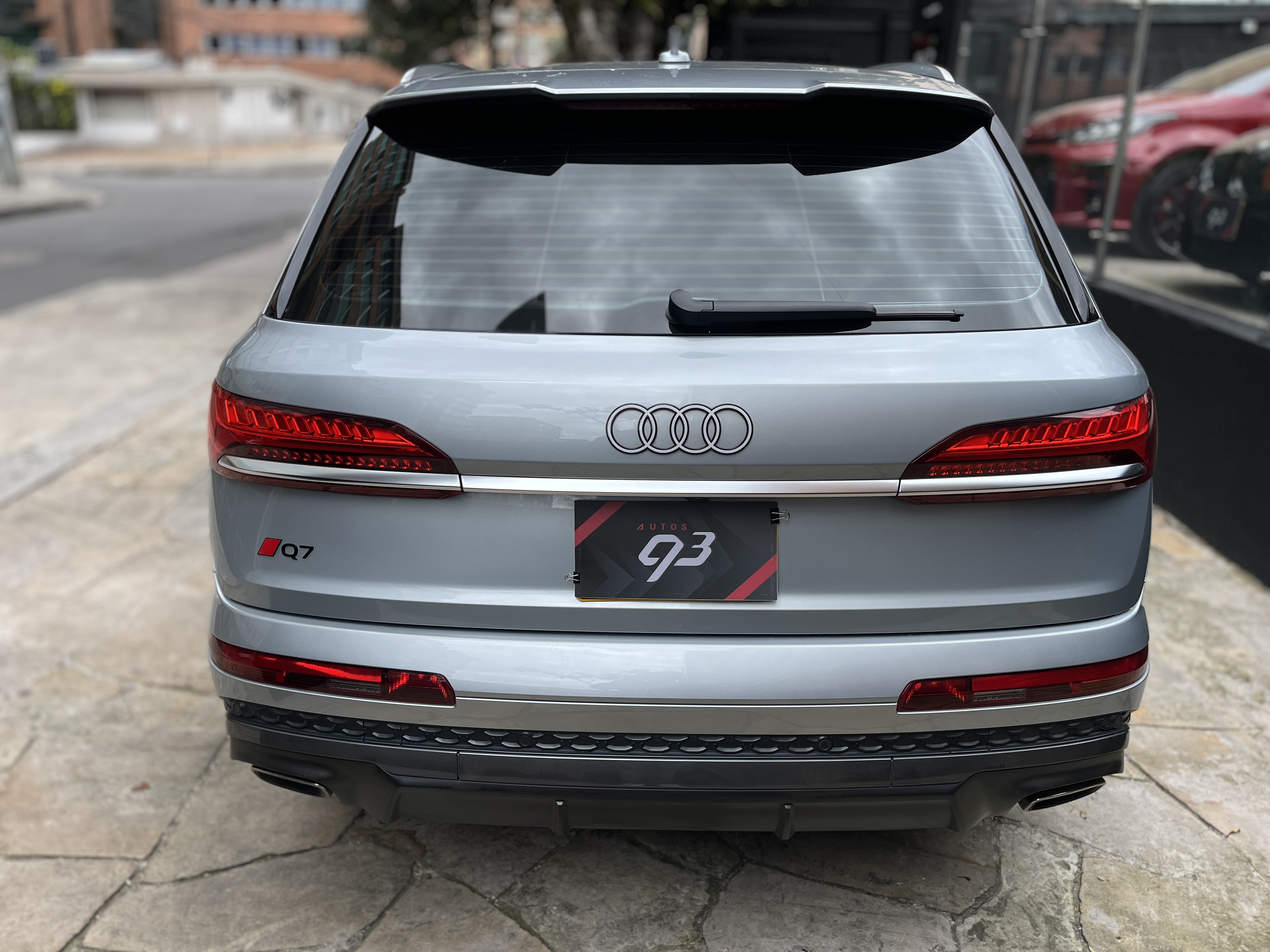 AUDI Q7 2025