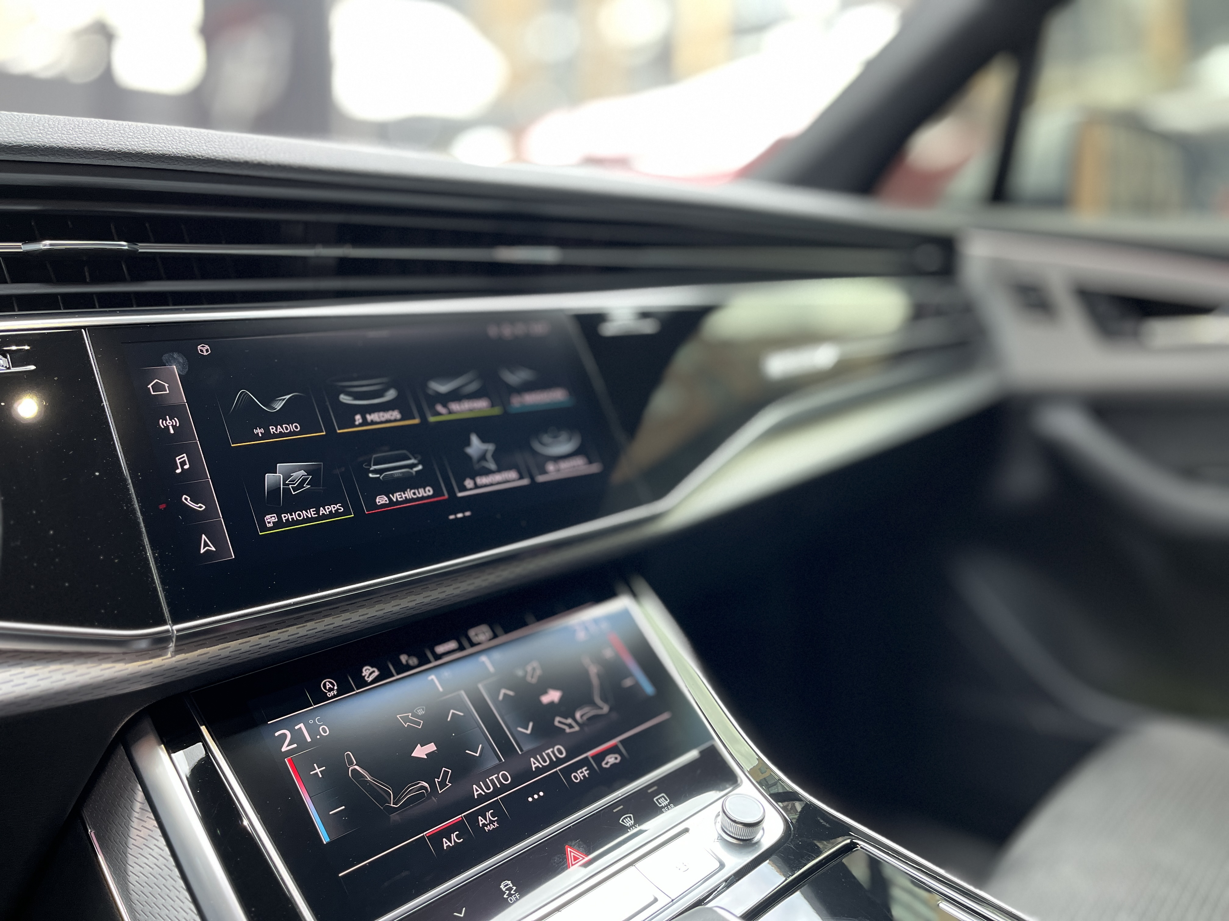 AUDI Q7 2025