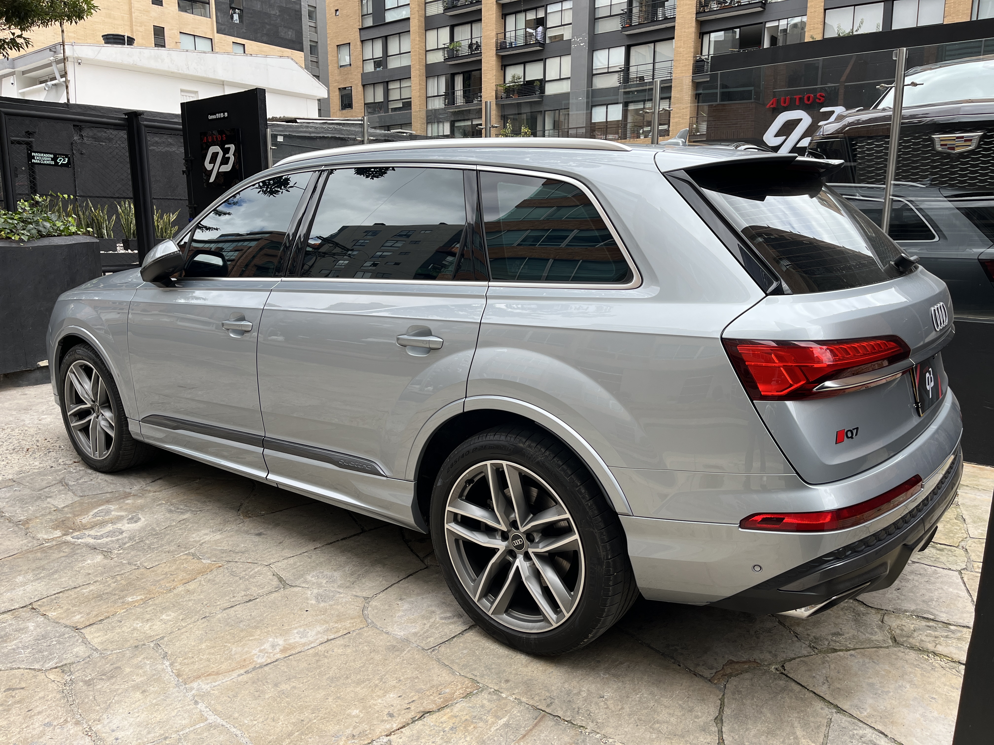 AUDI Q7 2025