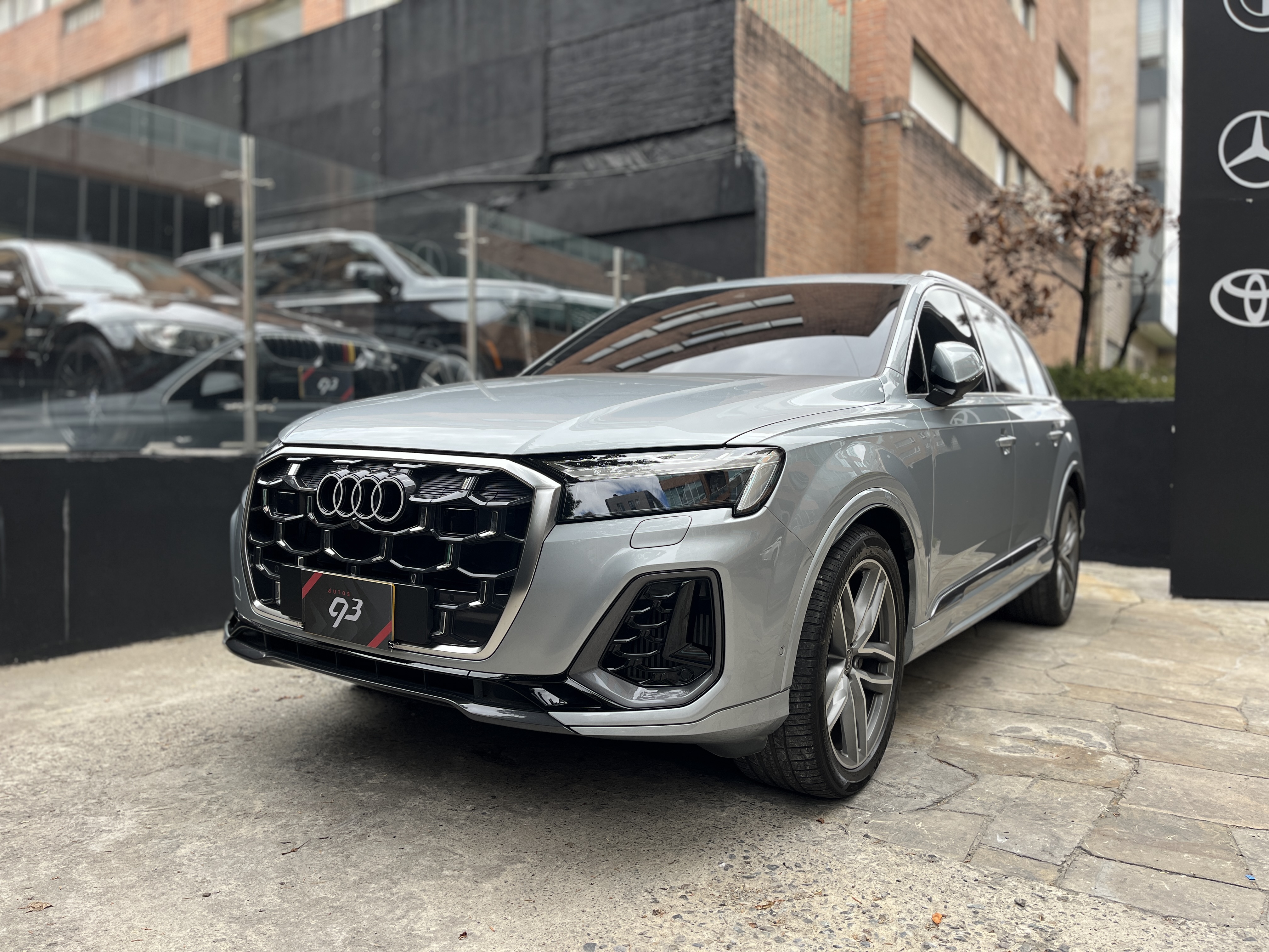 AUDI Q7 2025
