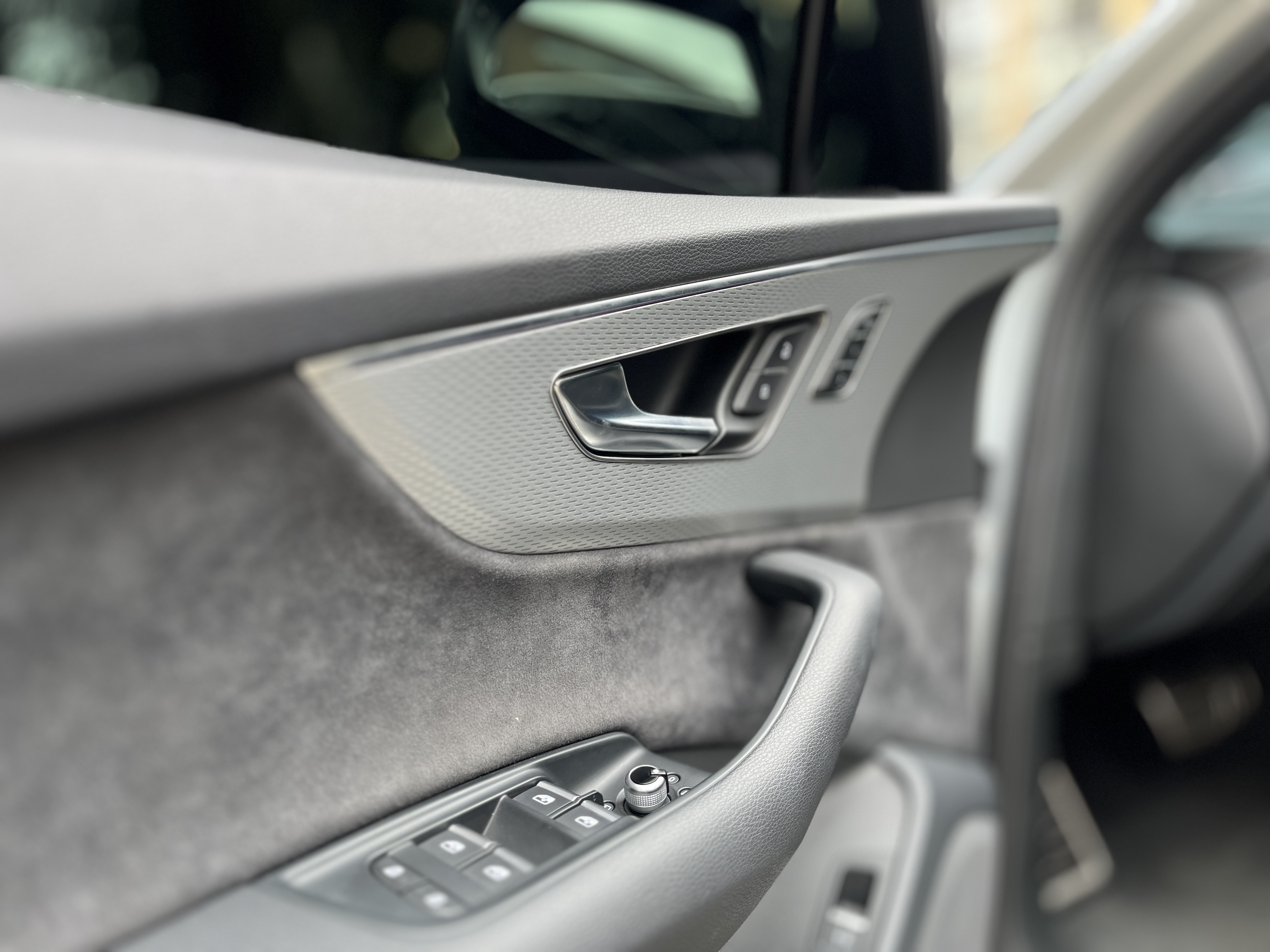 AUDI Q7 2025