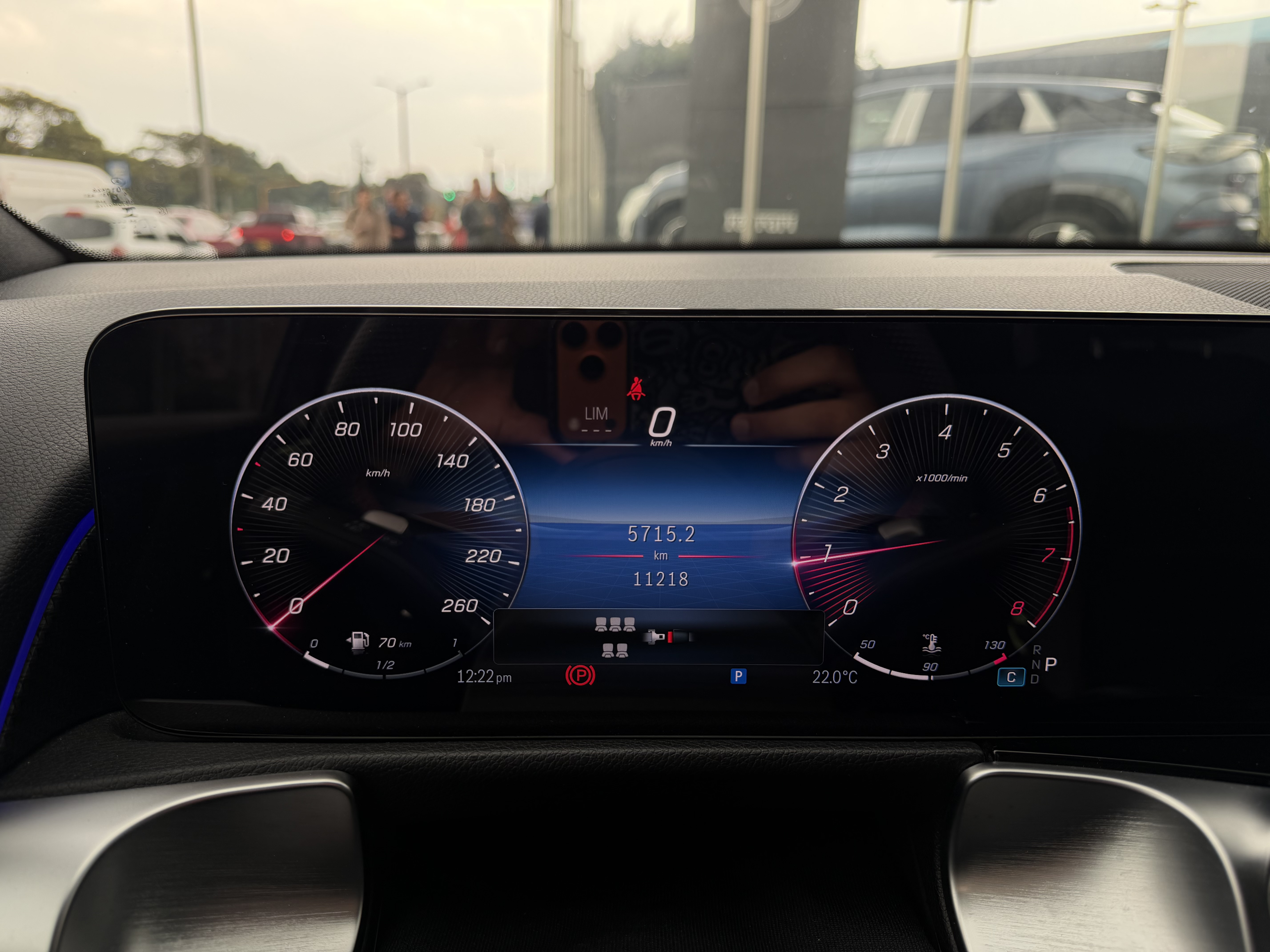 MERCEDES-BENZ GLB200 2024