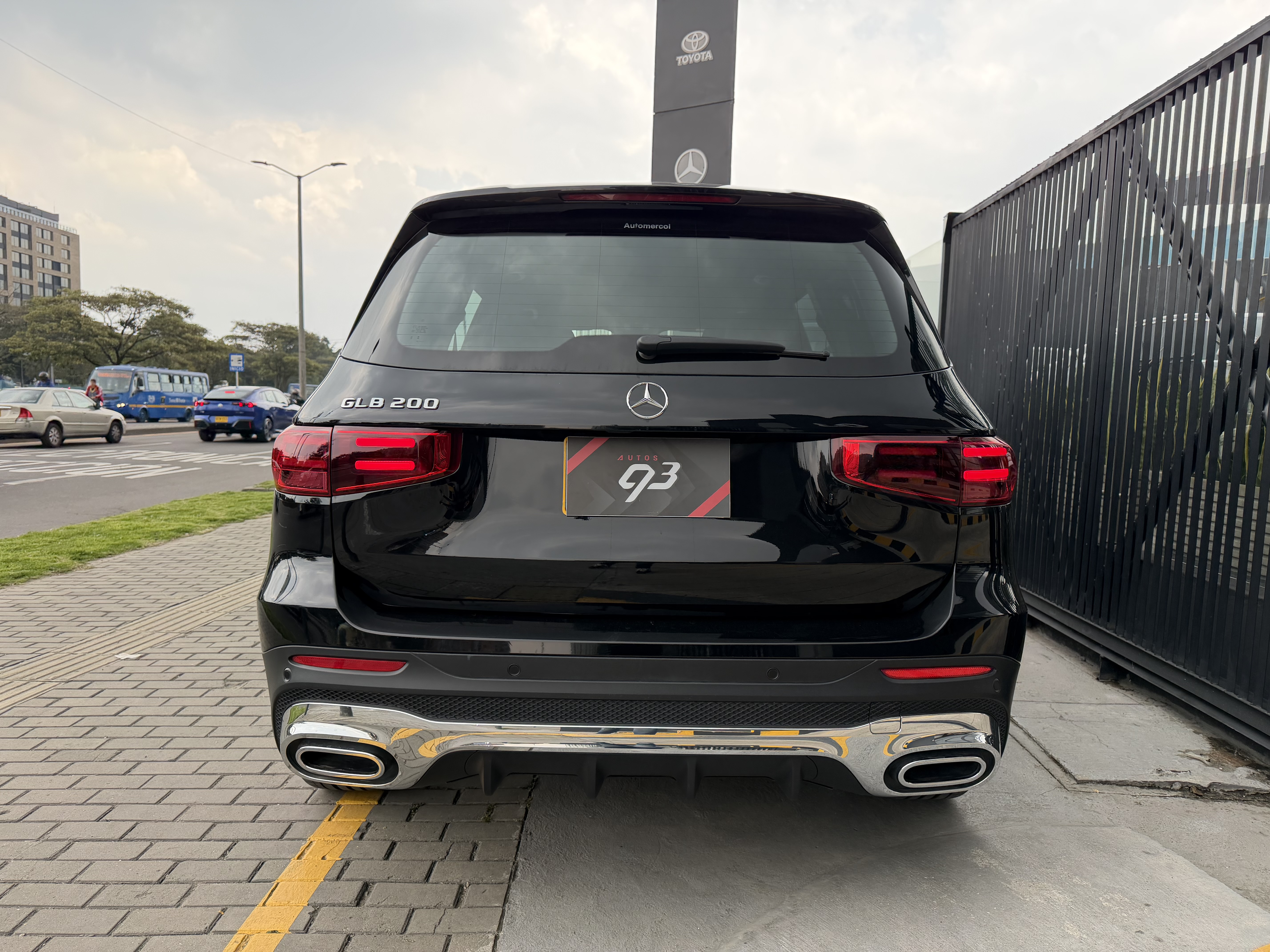 MERCEDES-BENZ GLB200 2024