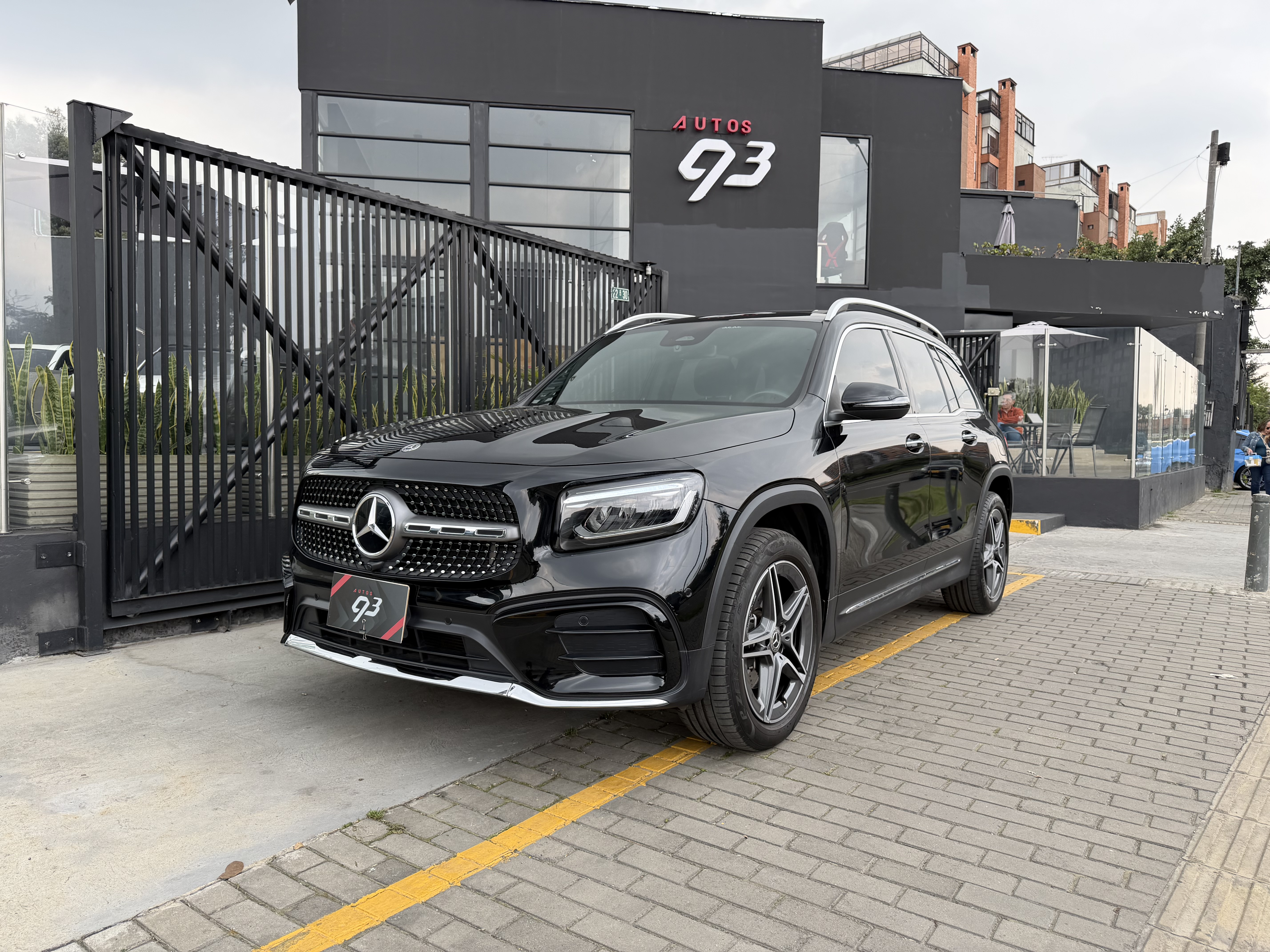 MERCEDES-BENZ GLB200 2024