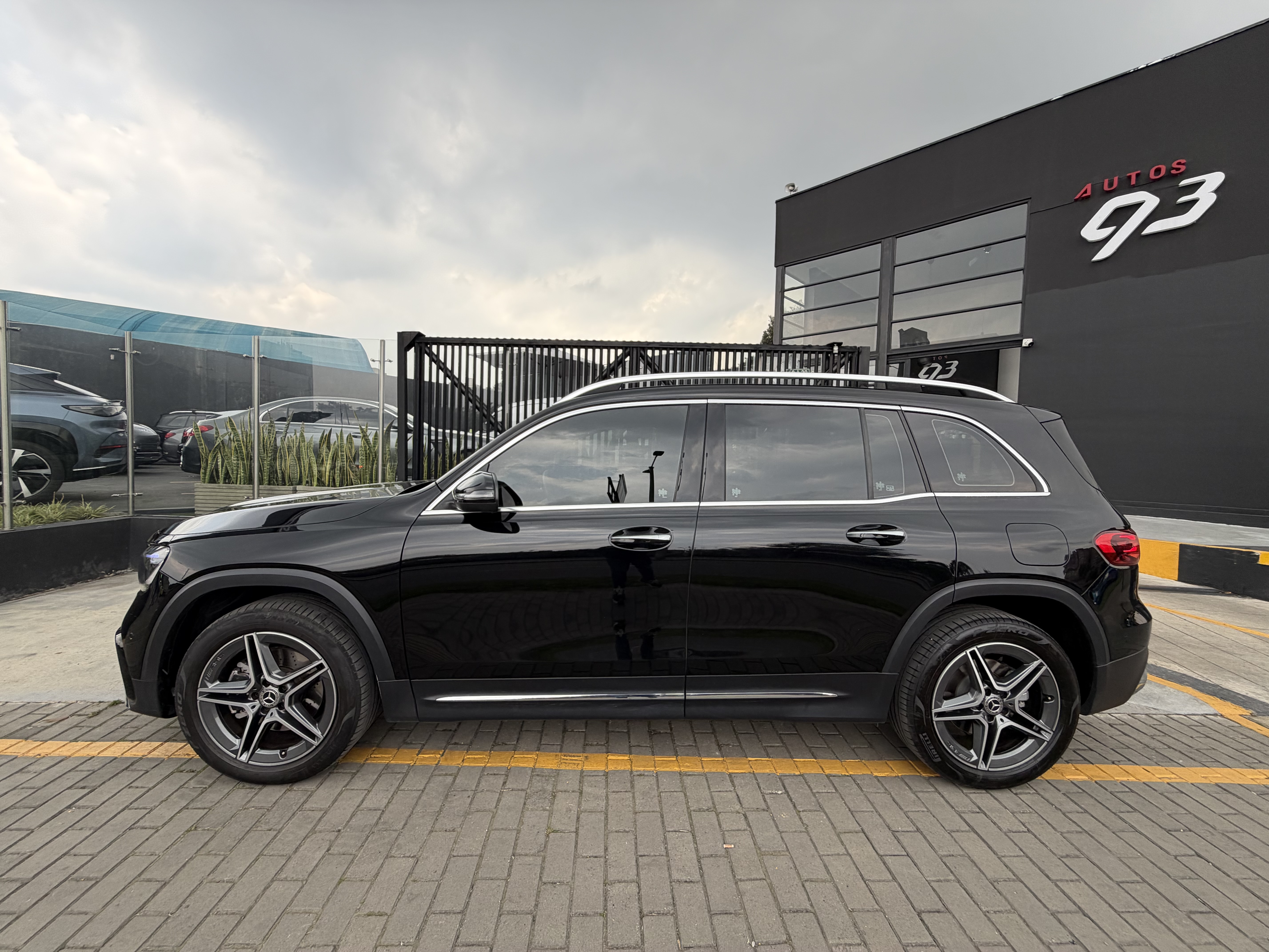 MERCEDES-BENZ GLB200 2024