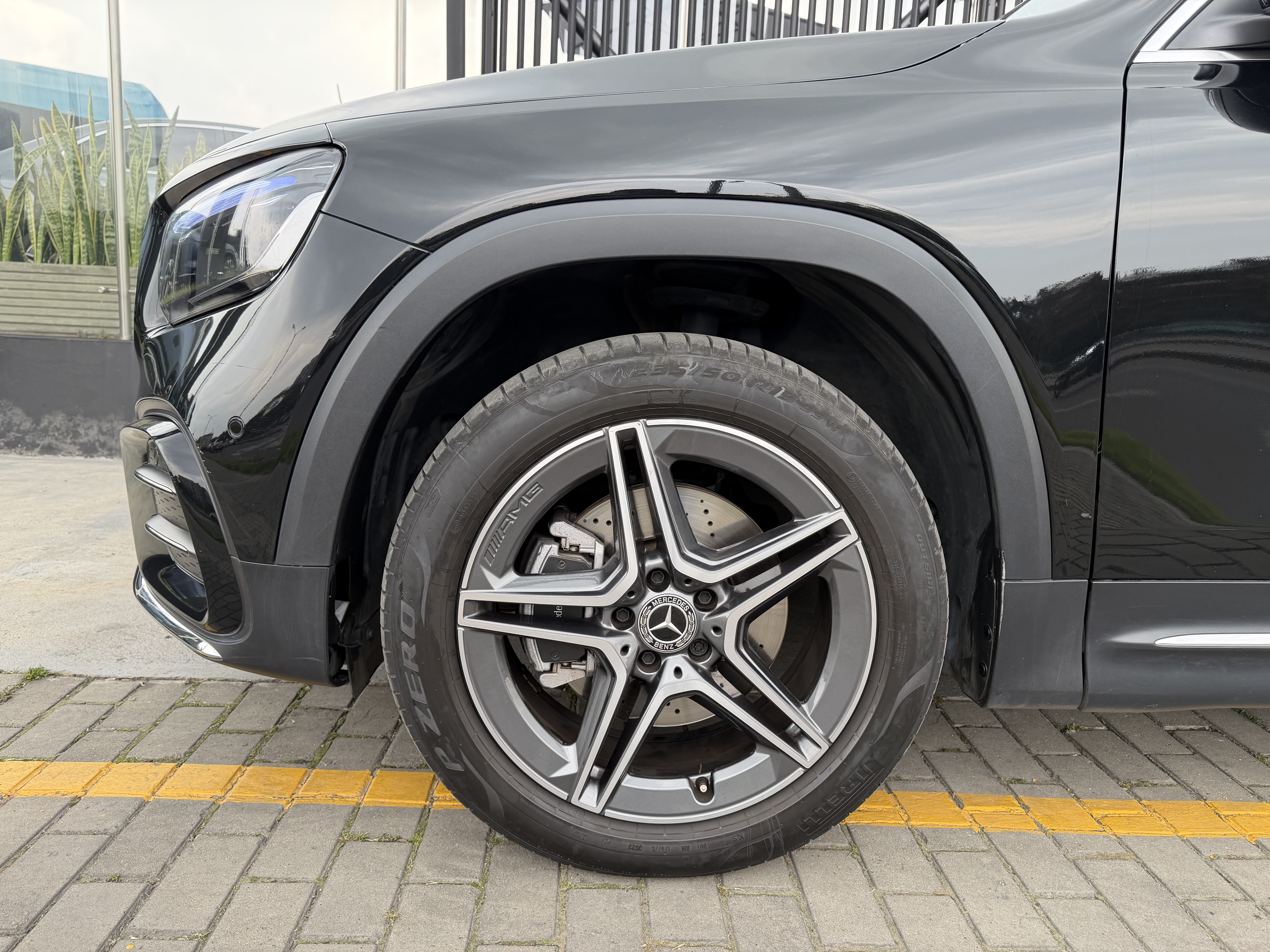 MERCEDES-BENZ GLB200 2024