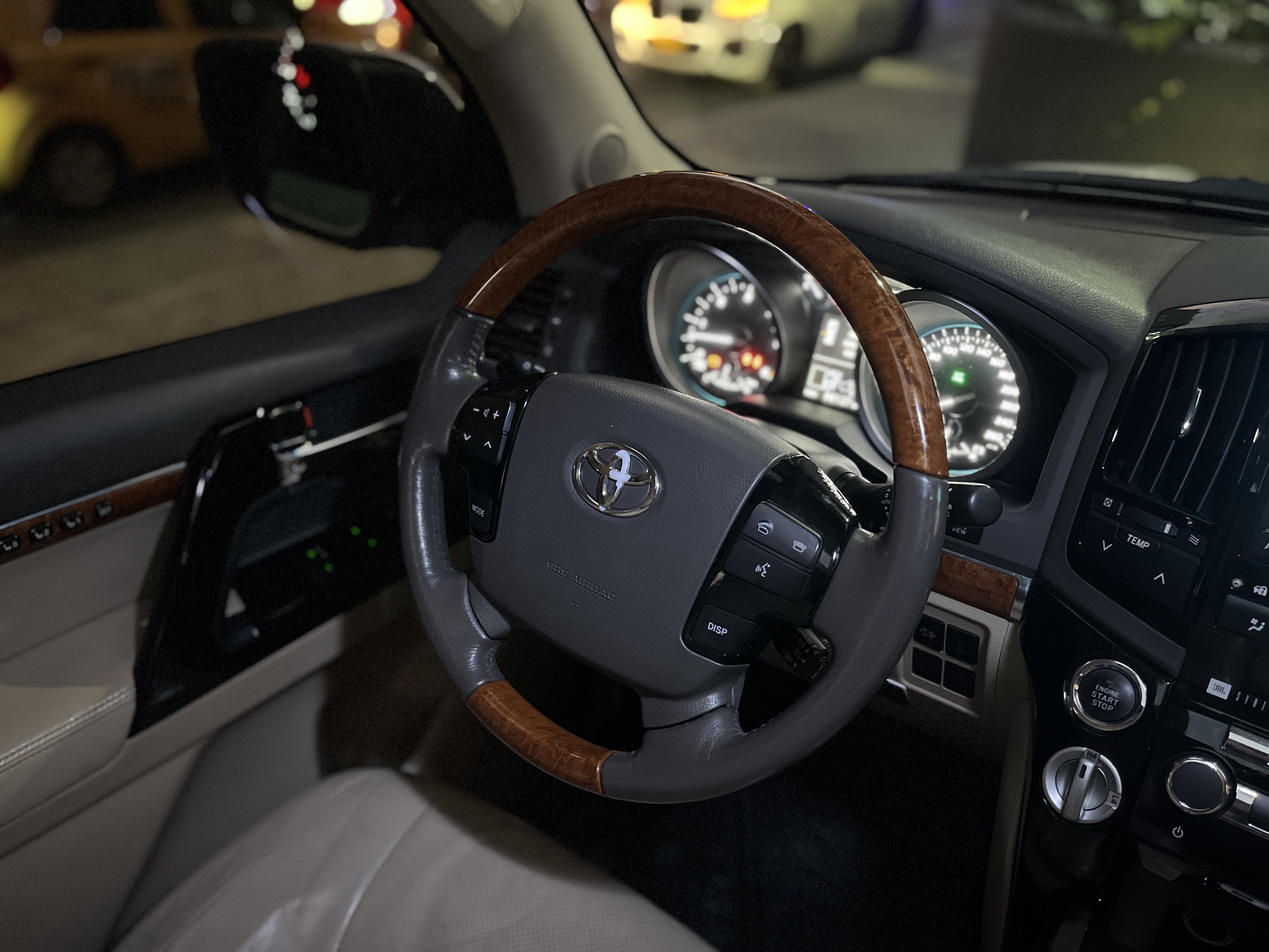 TOYOTA LAND CRUISER 200 LC200 2013