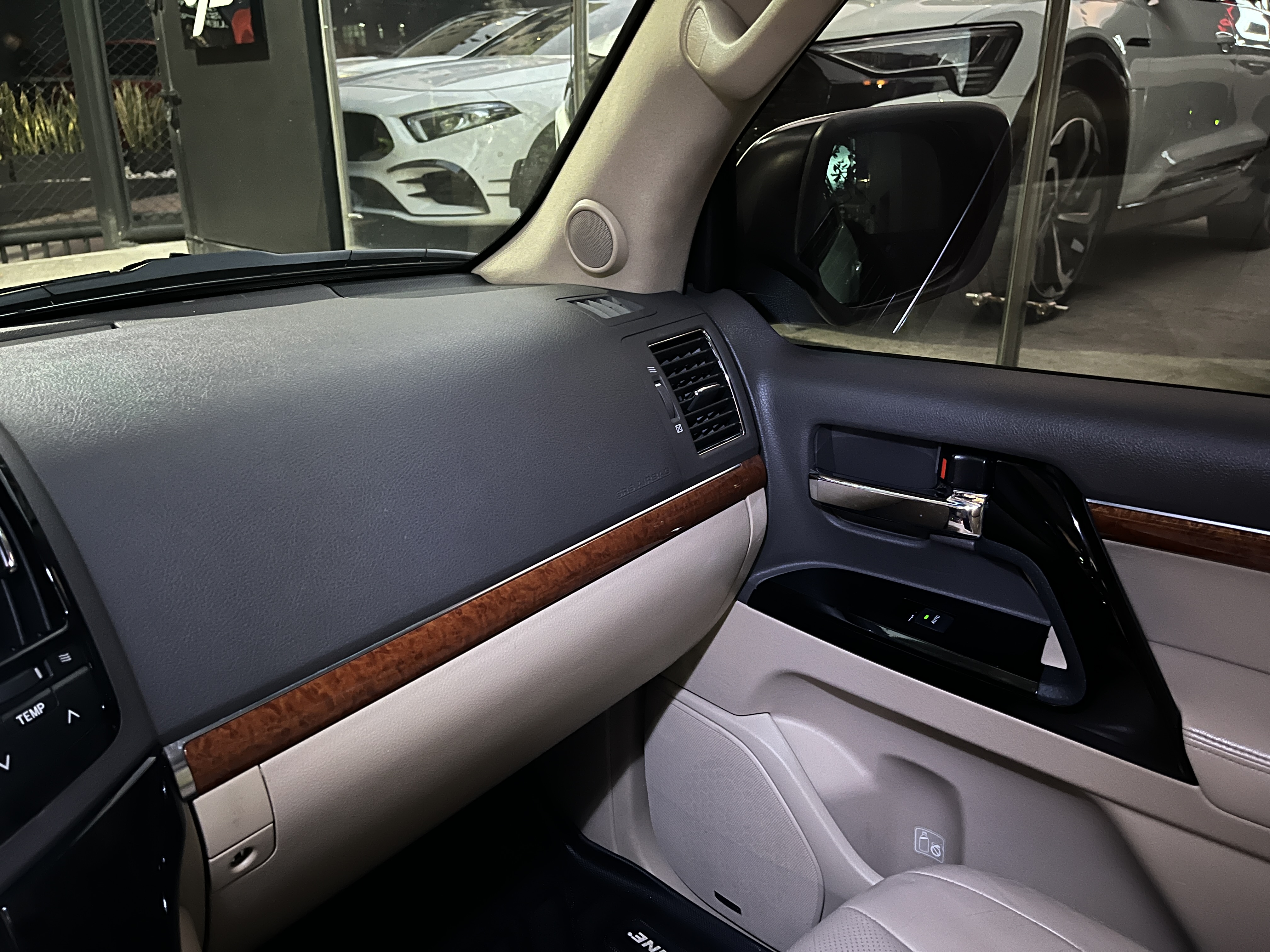 TOYOTA LAND CRUISER 200 LC200 2013