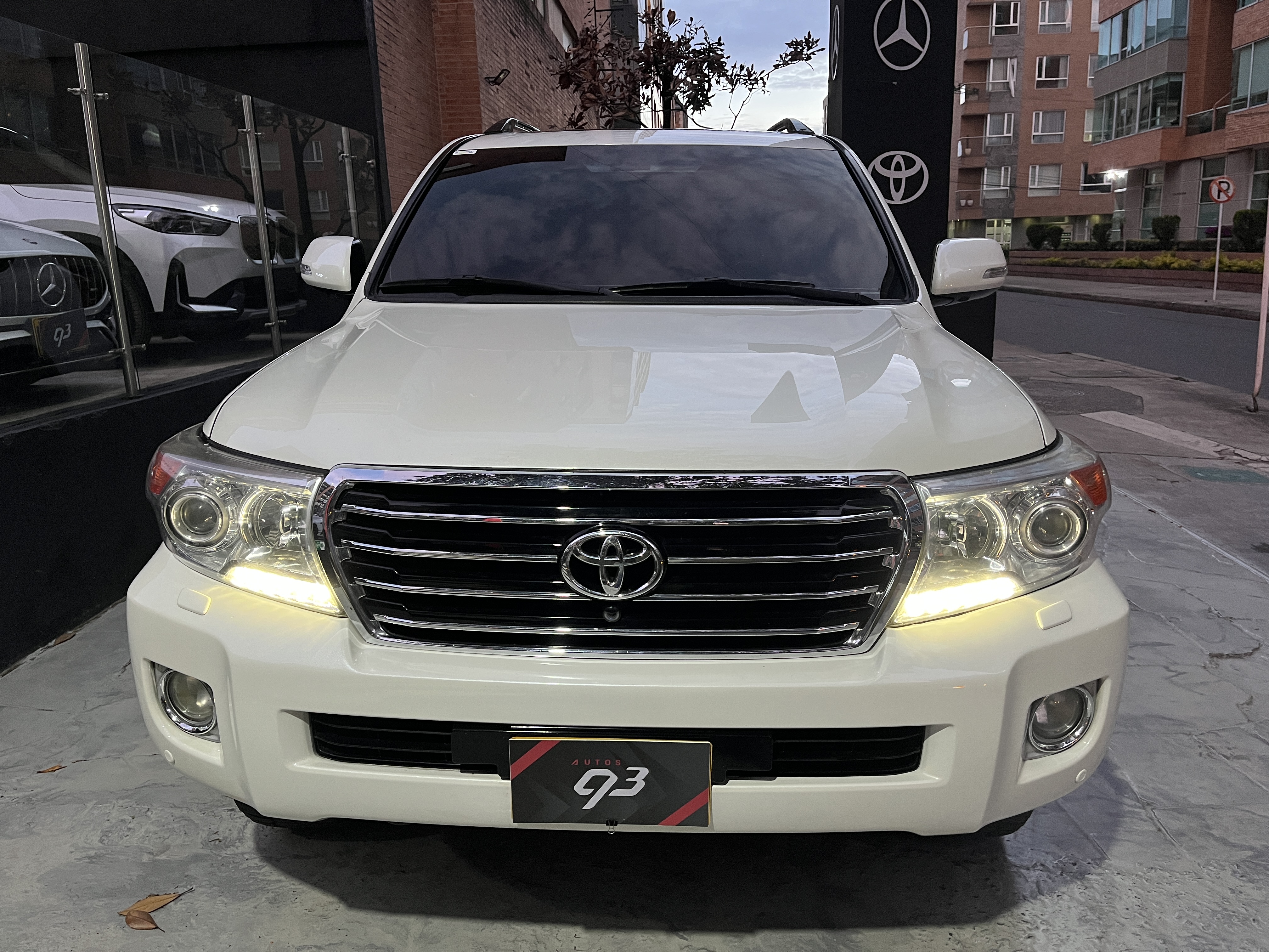 TOYOTA LAND CRUISER 200 LC200 2013