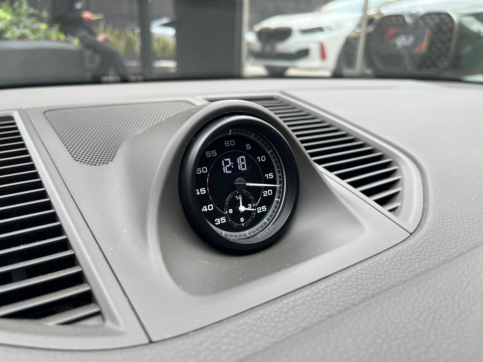 PORSCHE MACAN 2023