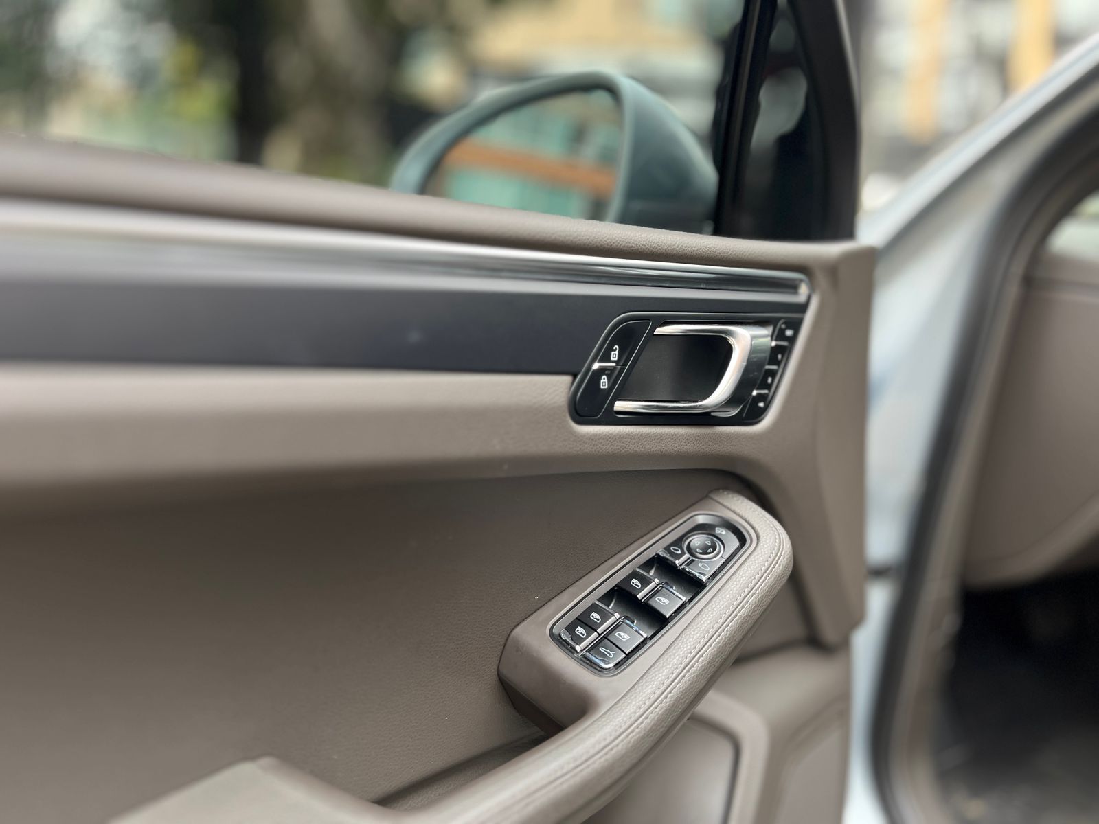 PORSCHE MACAN 2023