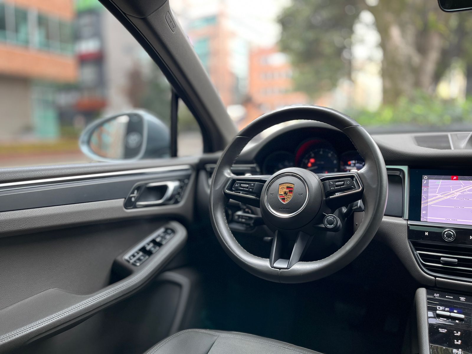 PORSCHE MACAN 2023