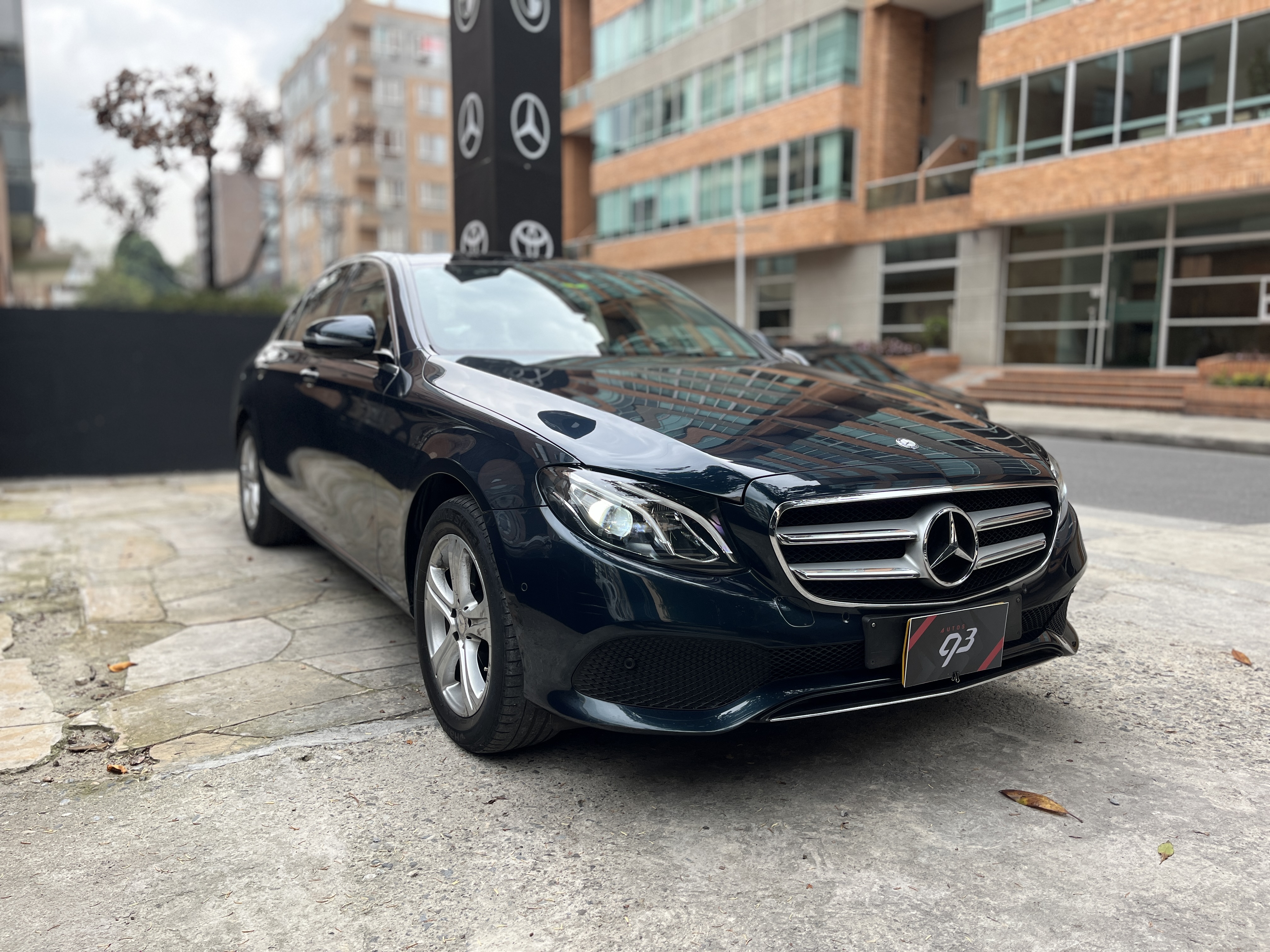 MERCEDES-BENZ E200 2017