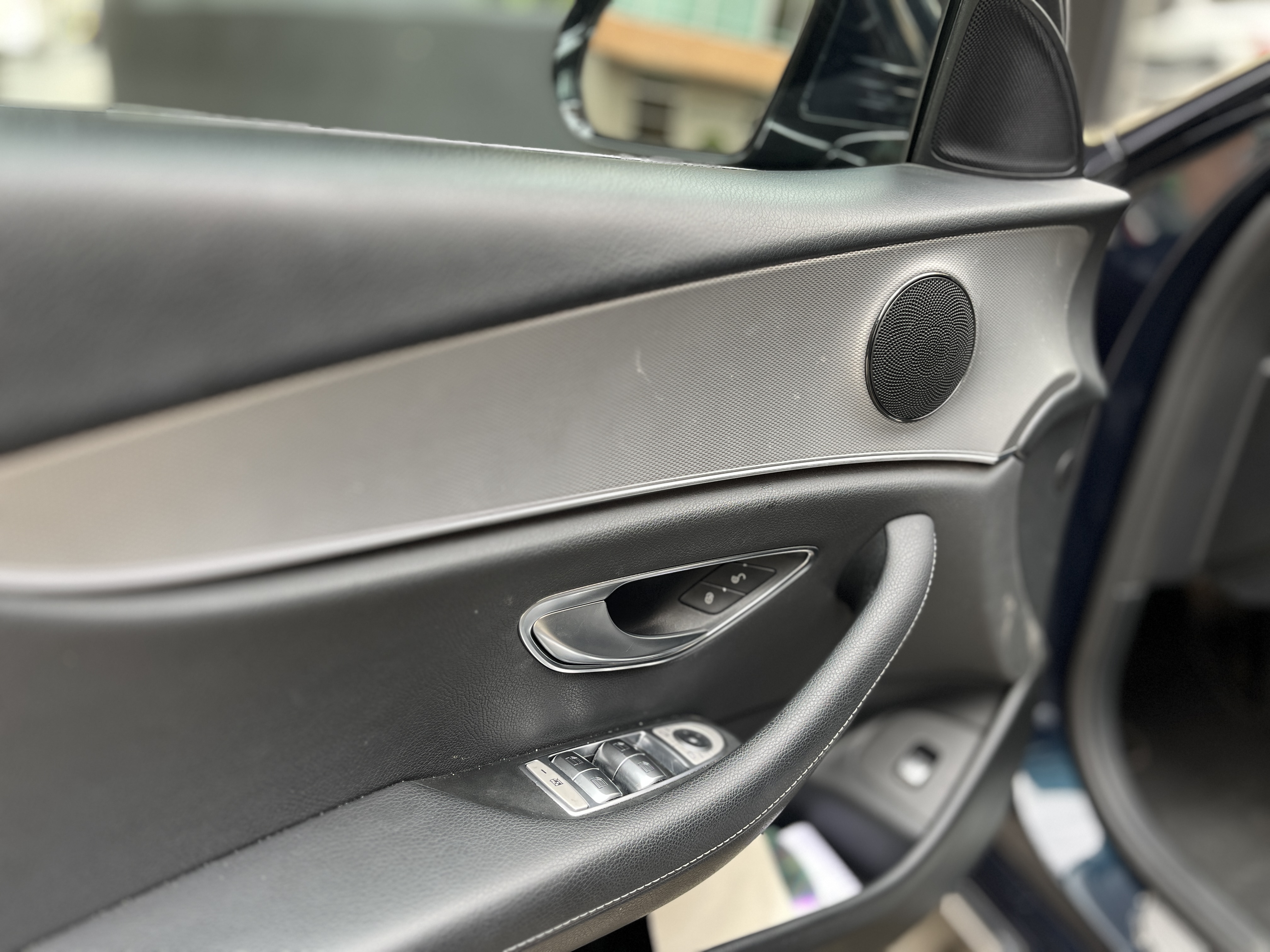 MERCEDES-BENZ E200 2017