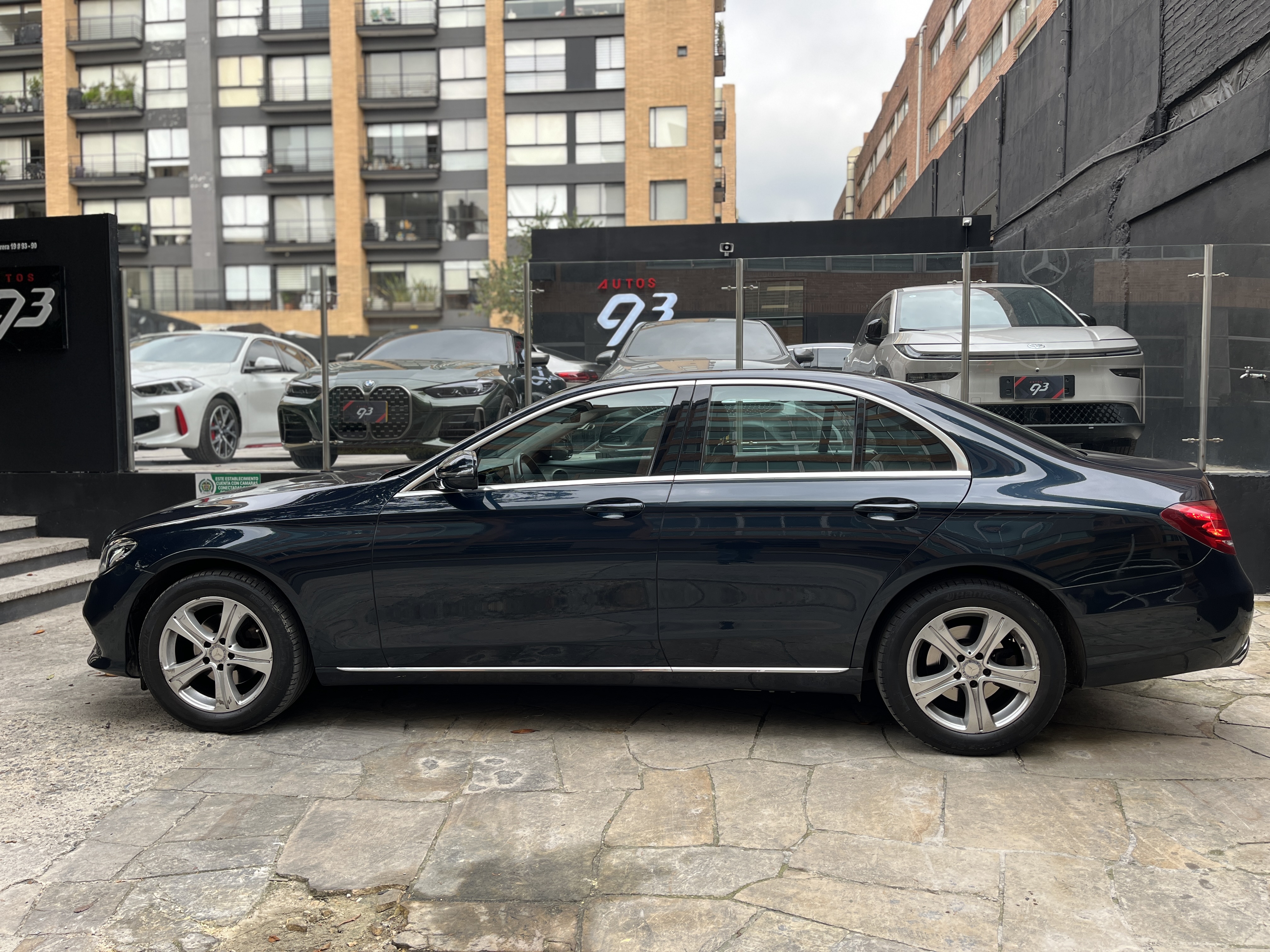 MERCEDES-BENZ E200 2017
