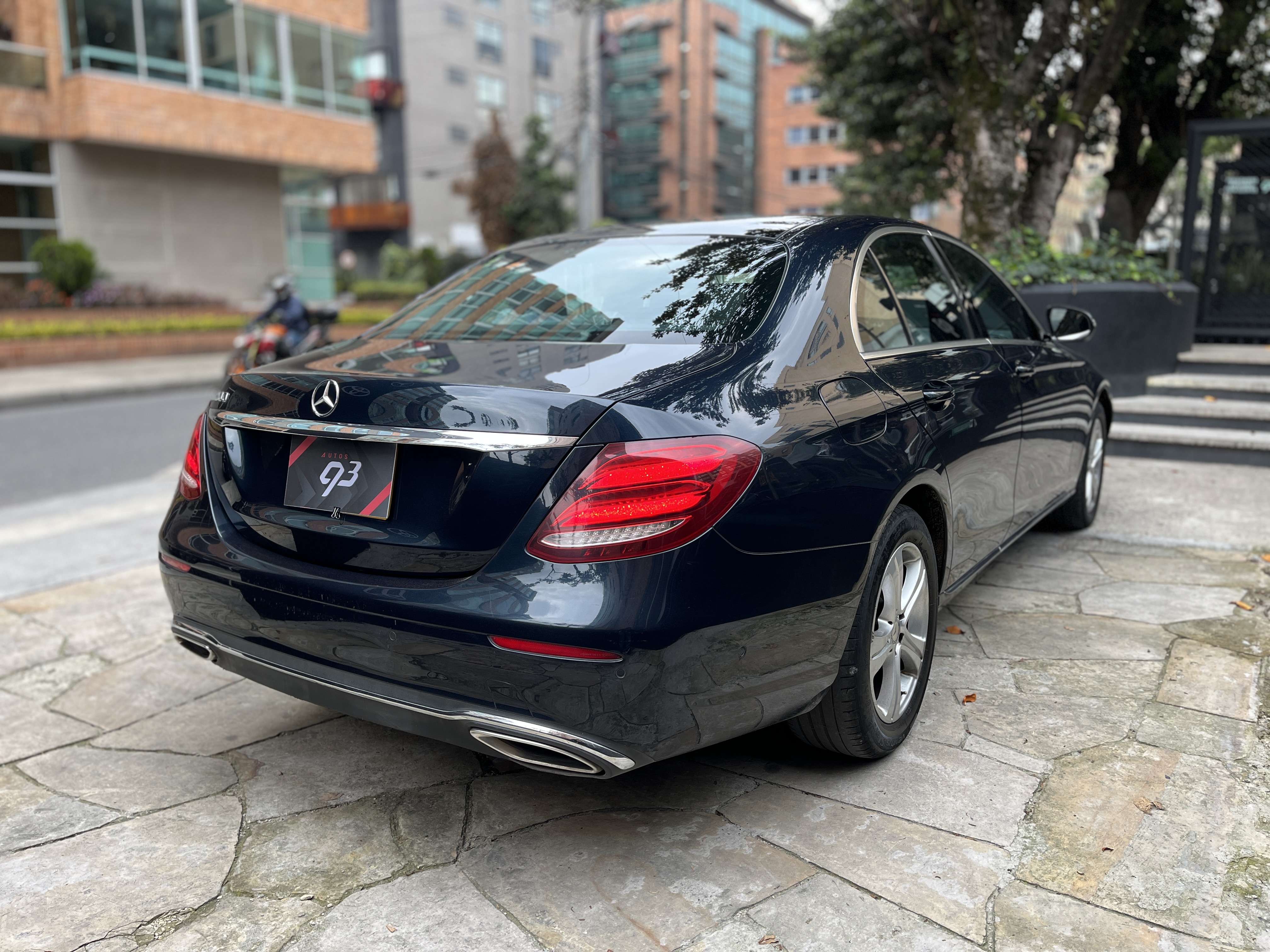 MERCEDES-BENZ E200 2017