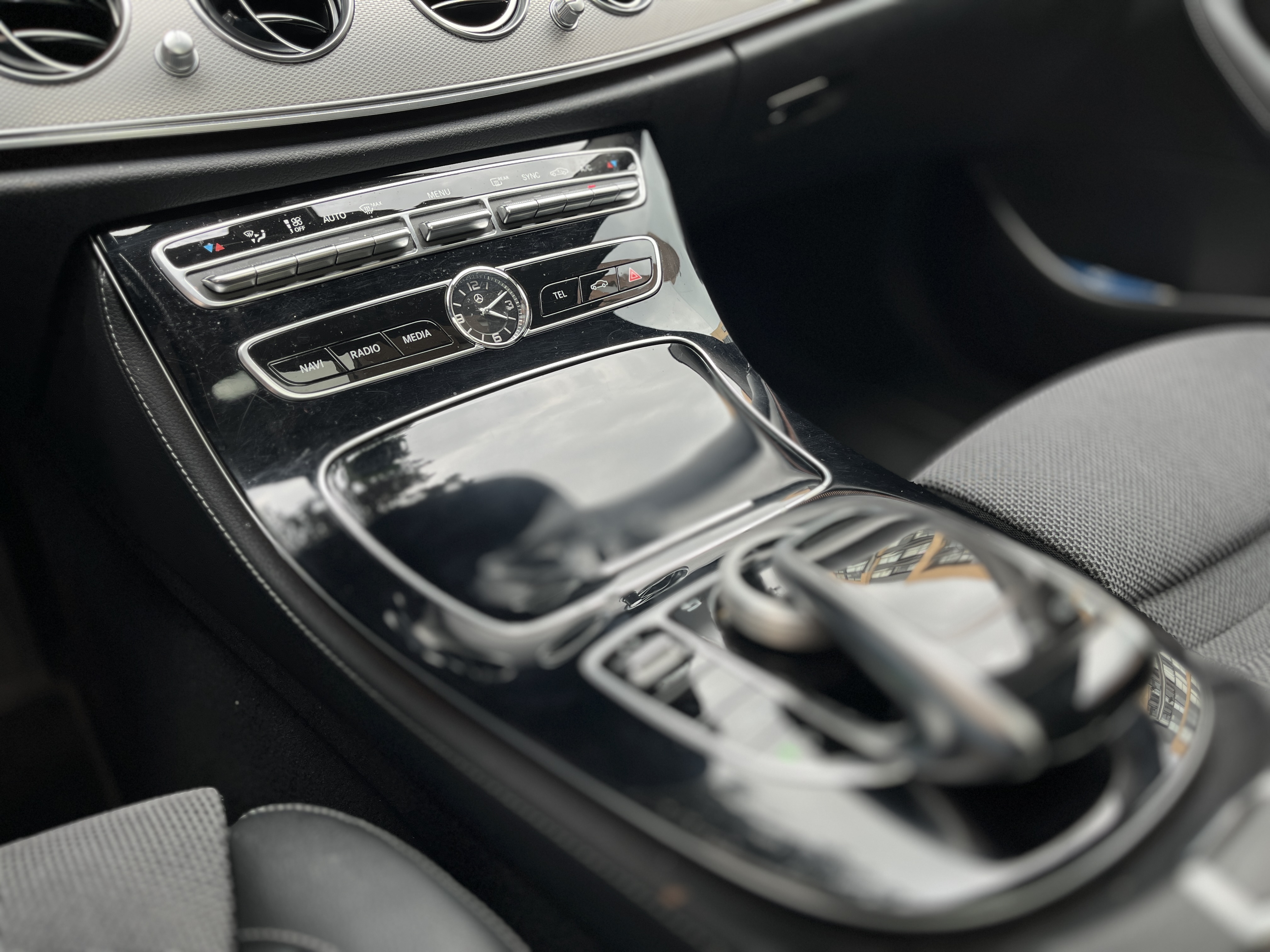 MERCEDES-BENZ E200 2017