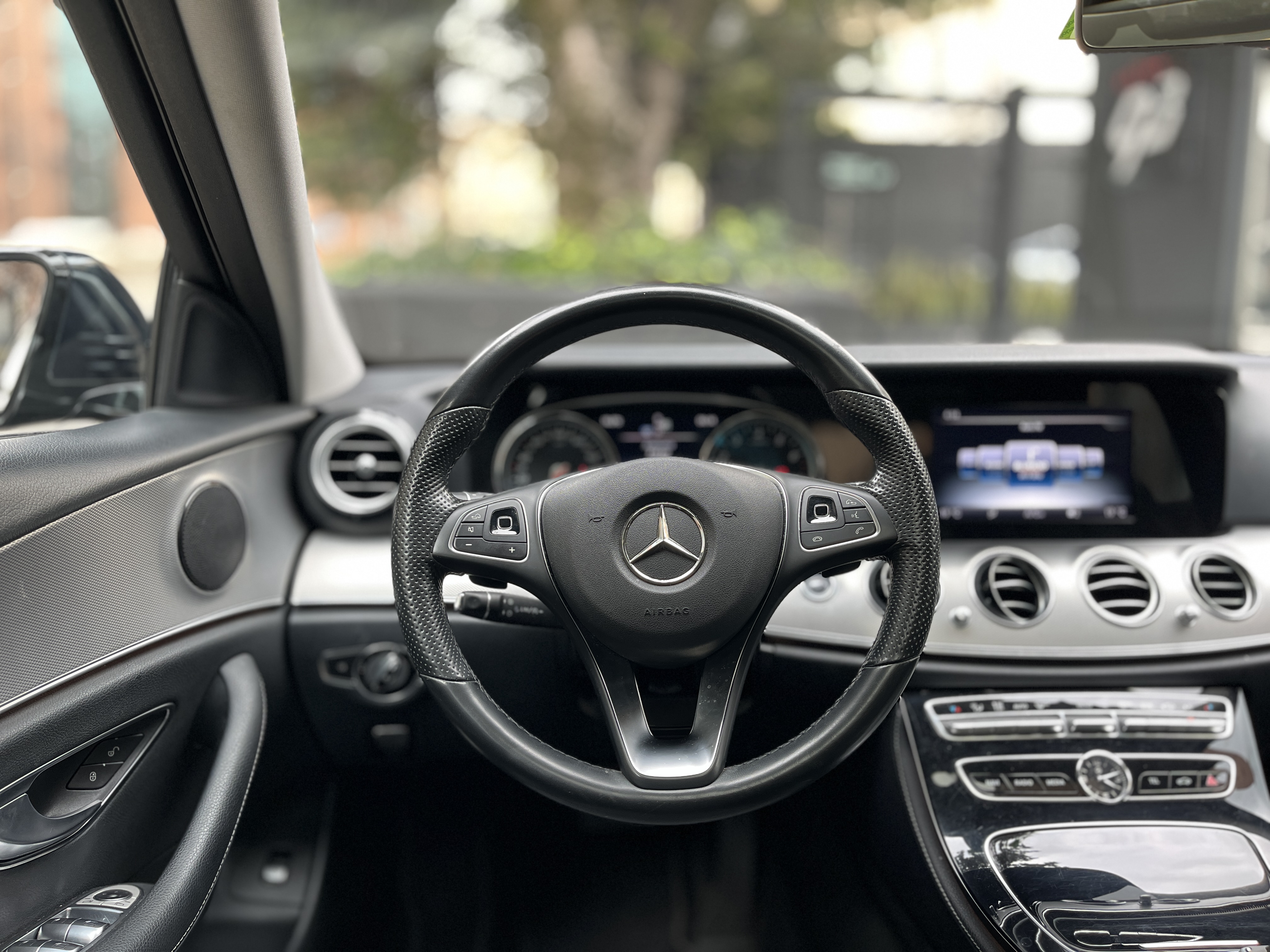 MERCEDES-BENZ E200 2017