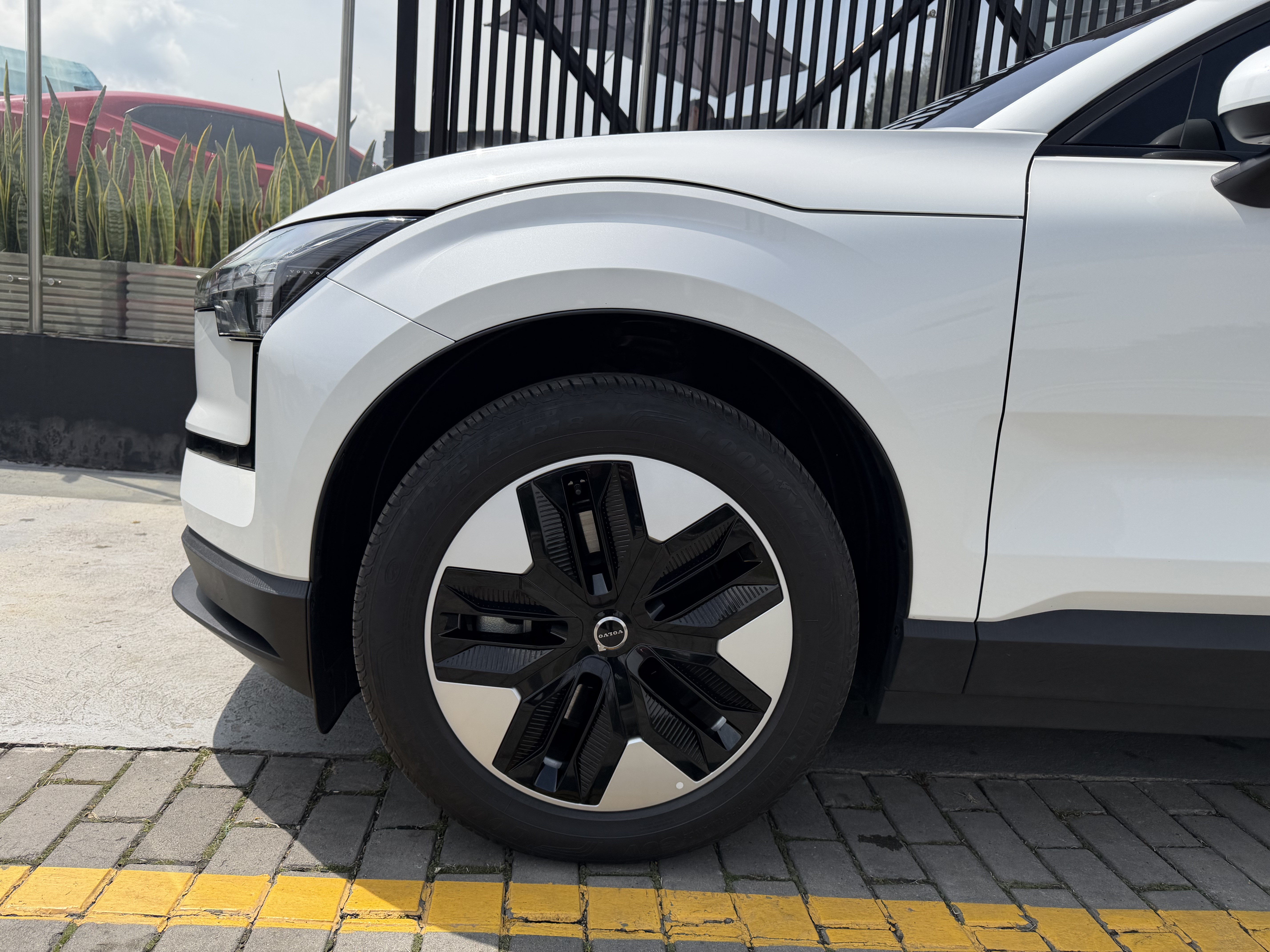 VOLVO EX30 CORE RWD 2025