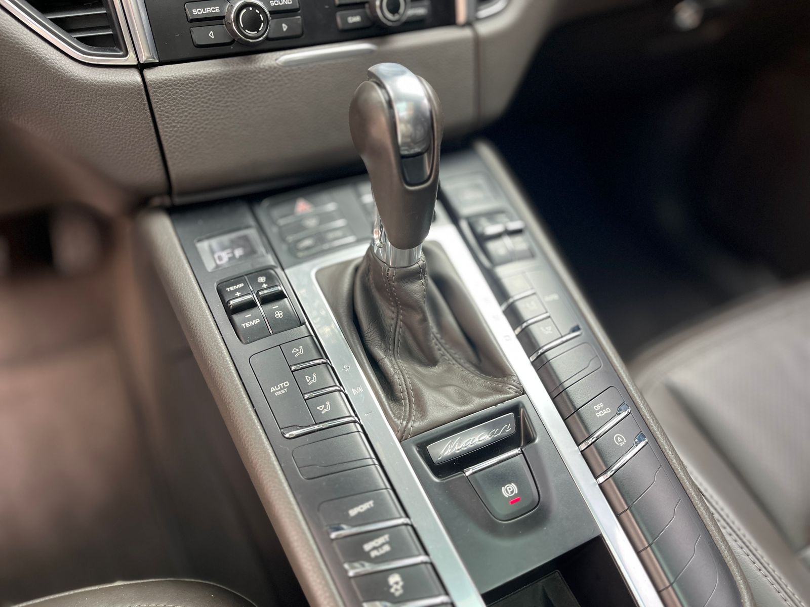 PORSCHE MACAN 2015