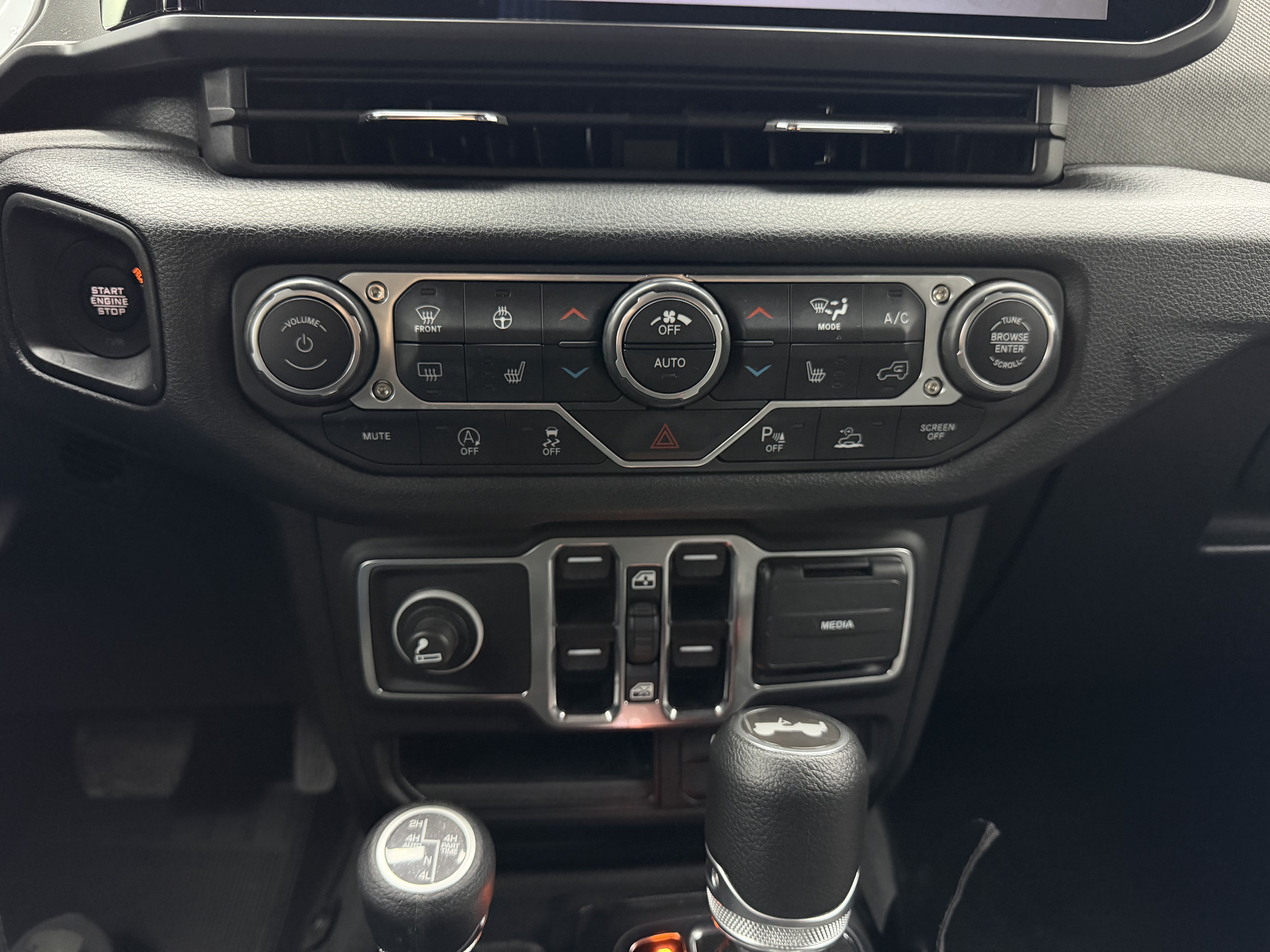 JEEP WRANGLER CÓNDOR 2024