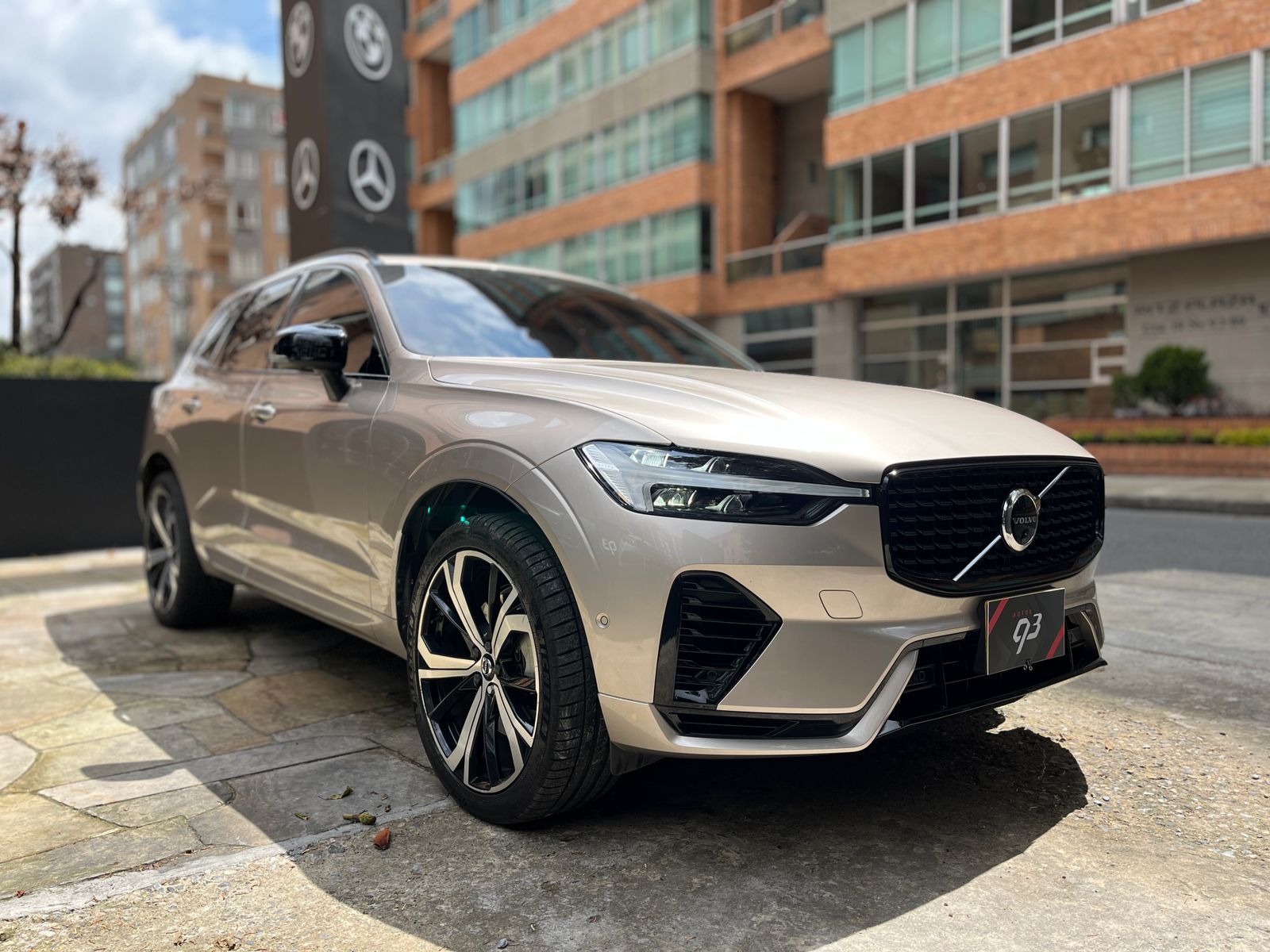 VOLVO XC60 2023