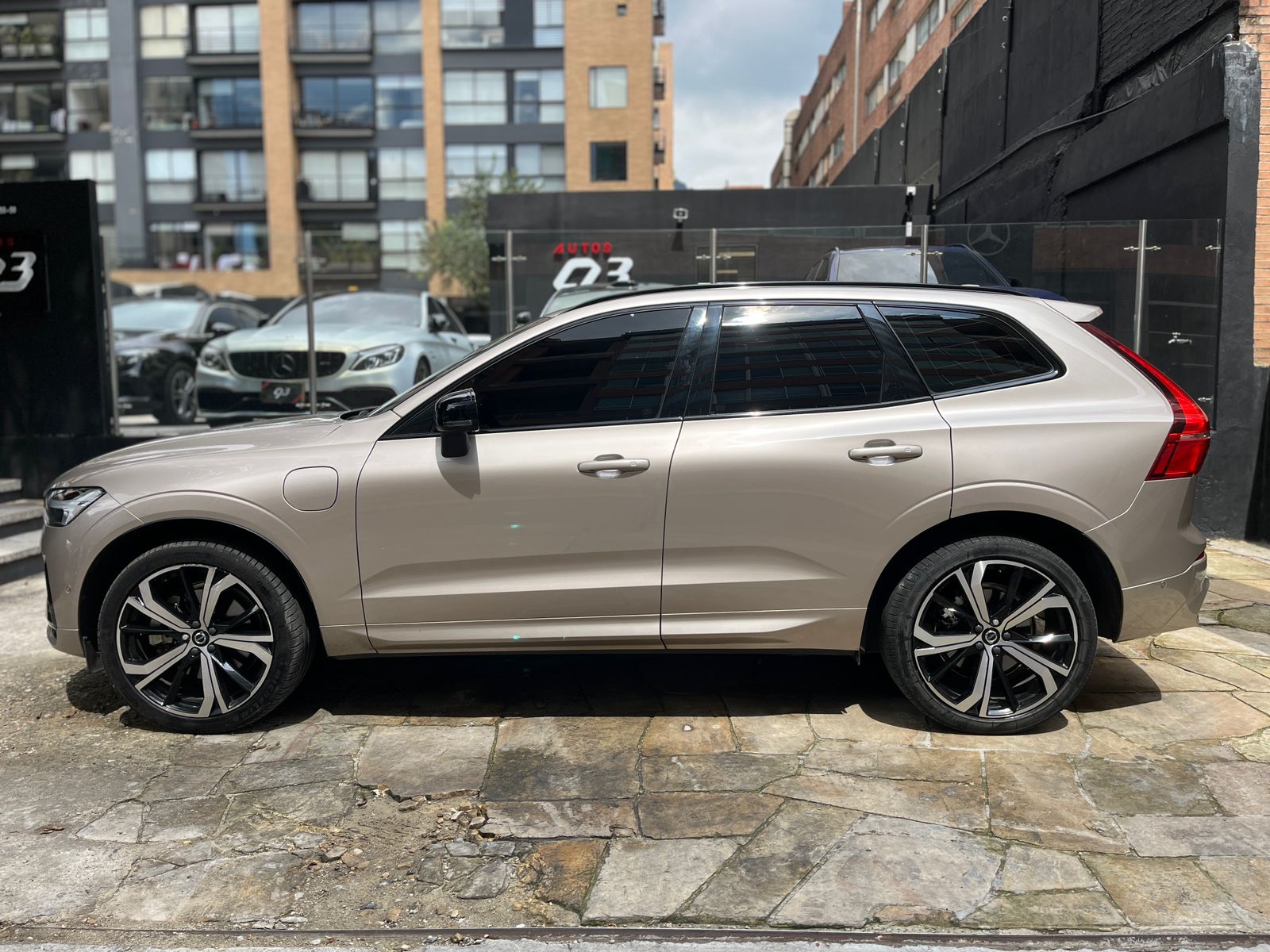 VOLVO XC60 2023