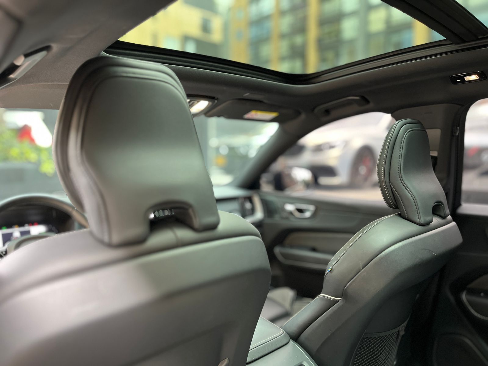 VOLVO XC60 2023