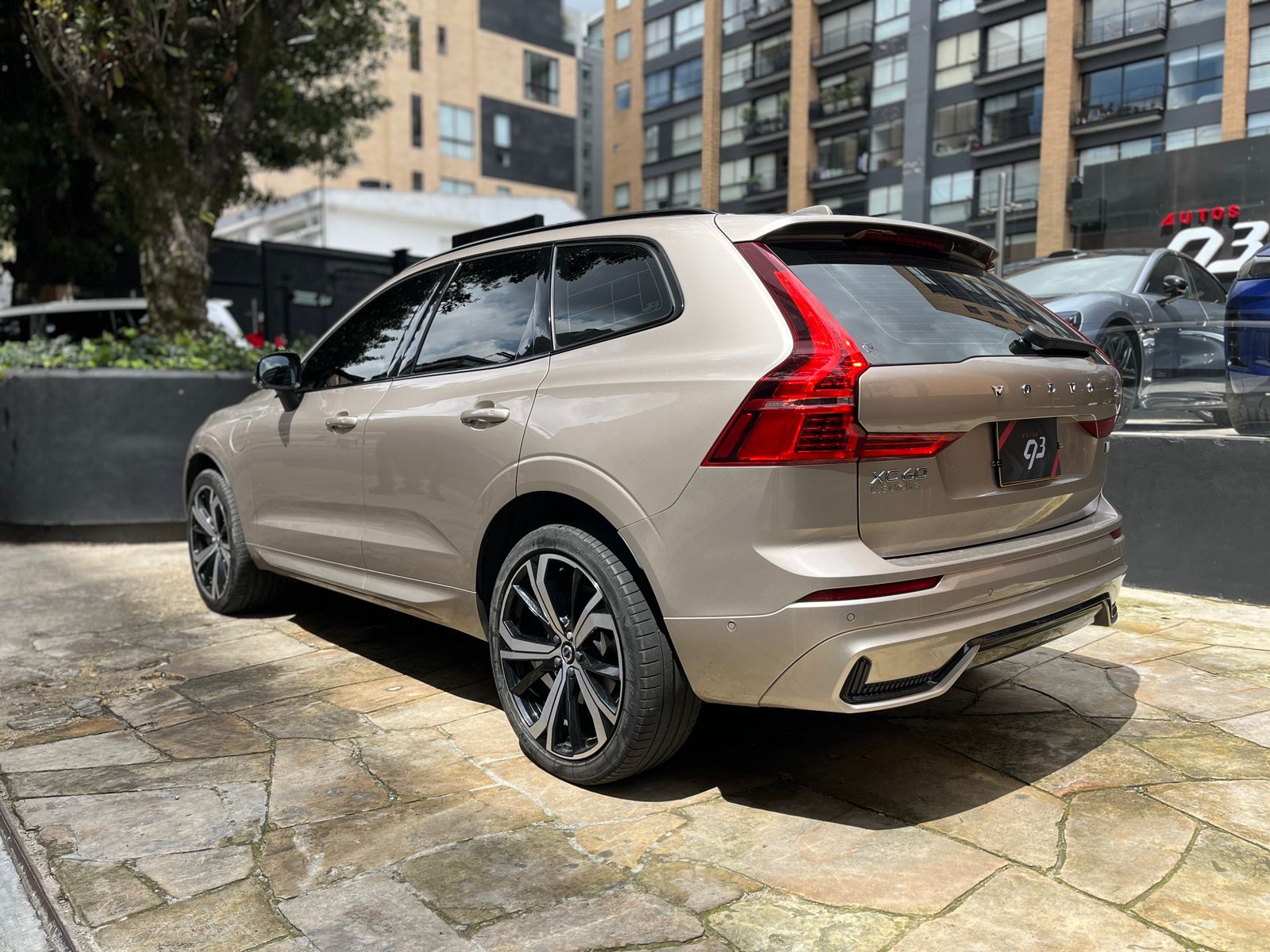 VOLVO XC60 2023