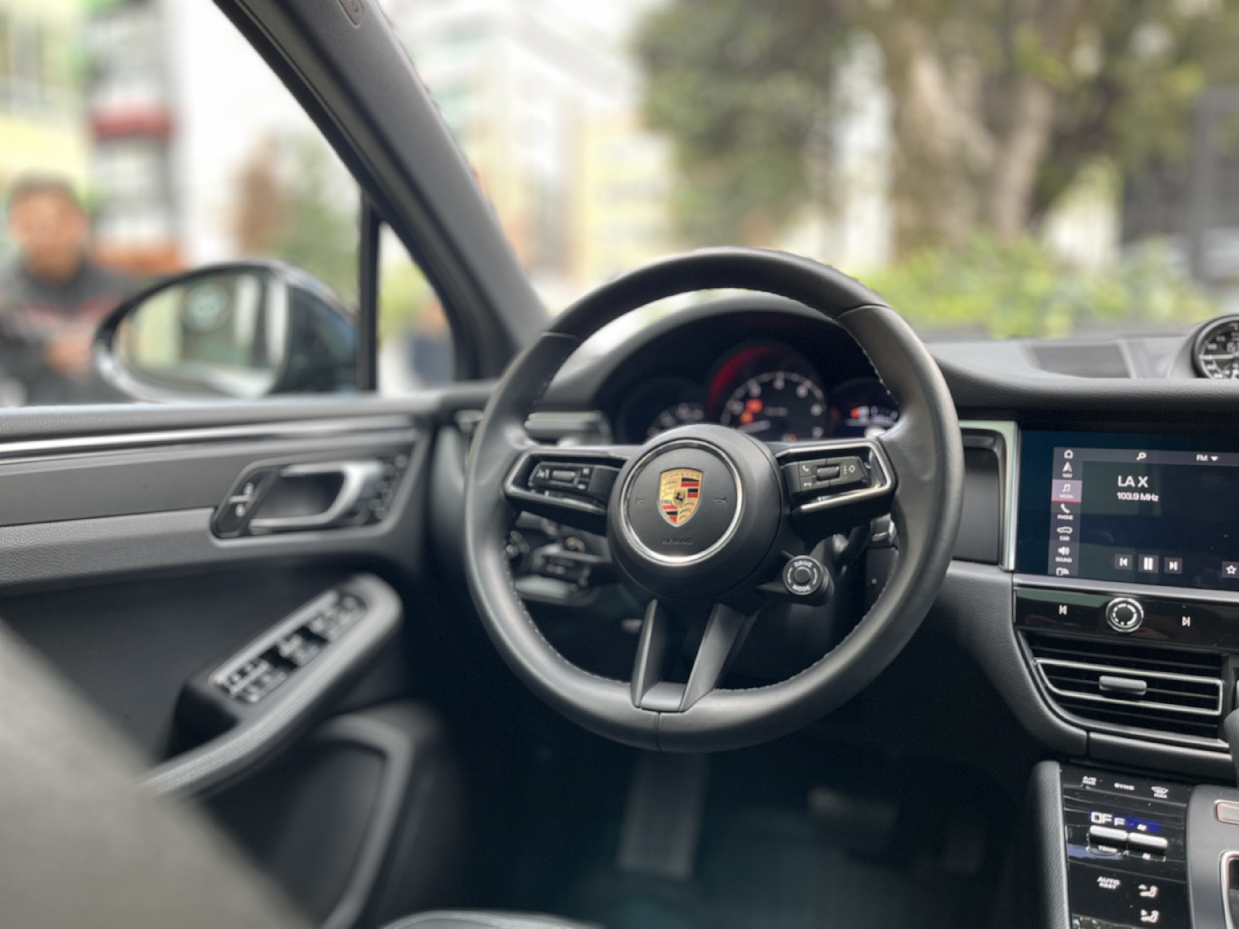 PORSCHE MACAN 2024