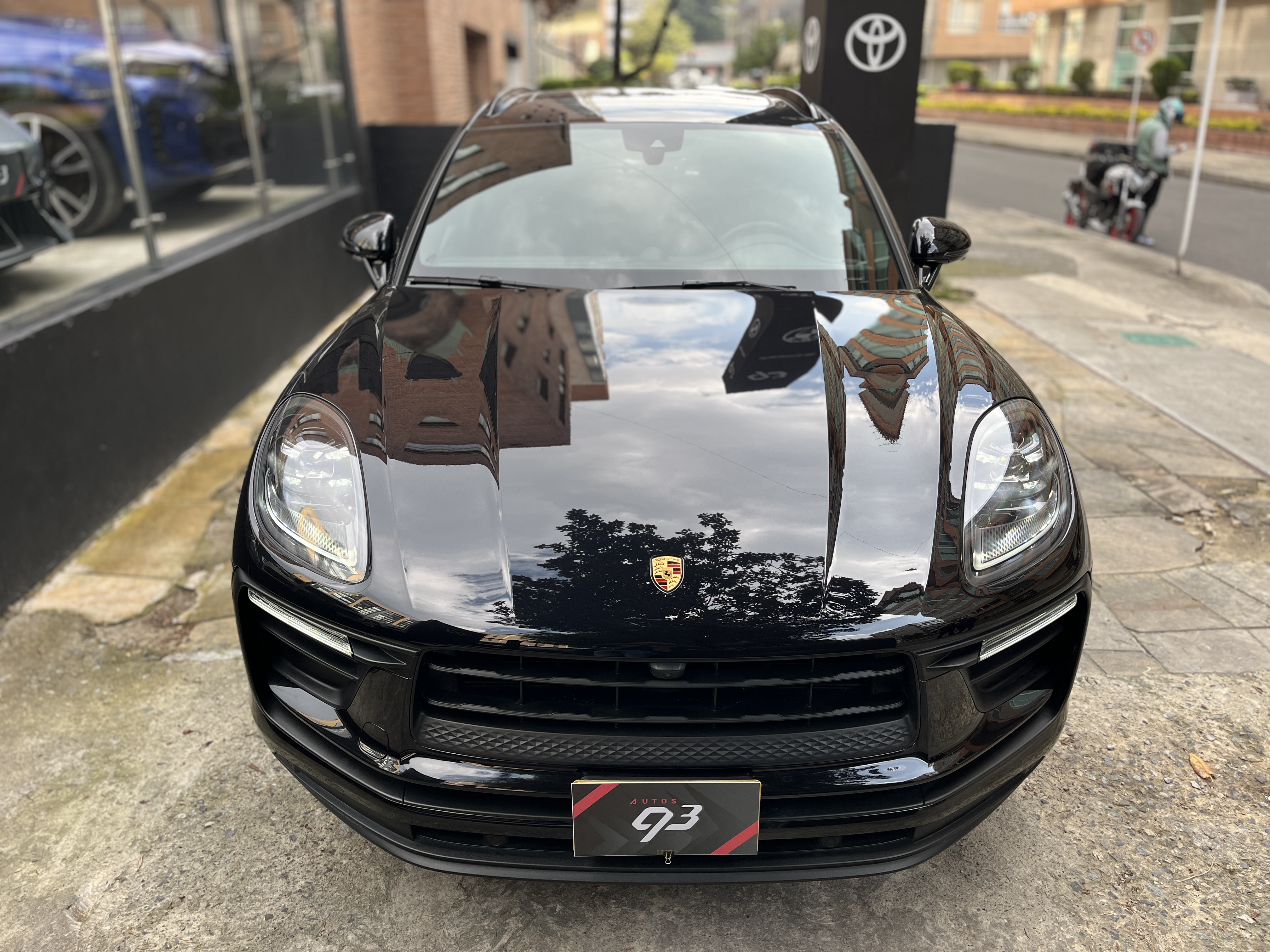 PORSCHE MACAN 2024
