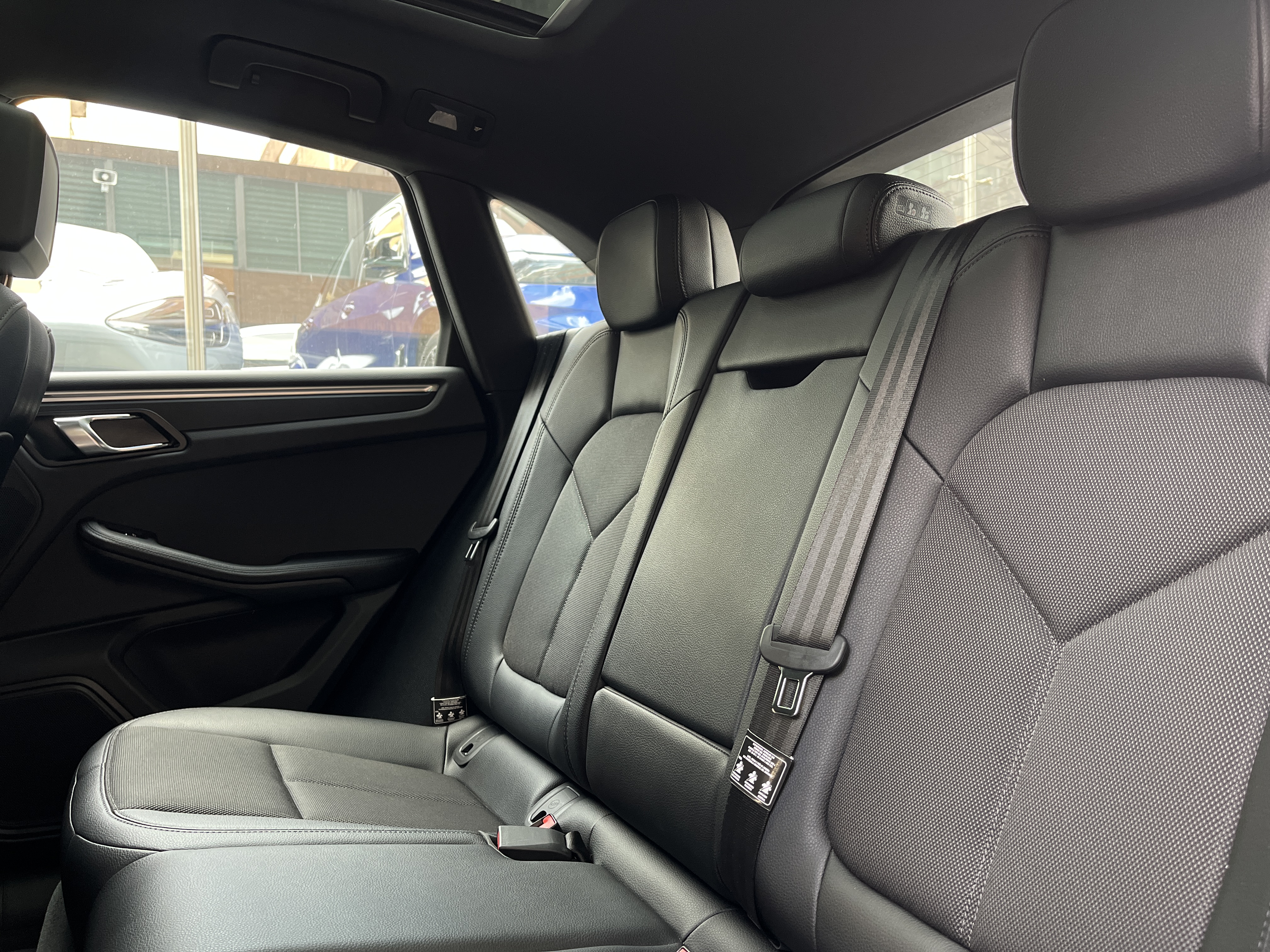 PORSCHE MACAN 2024
