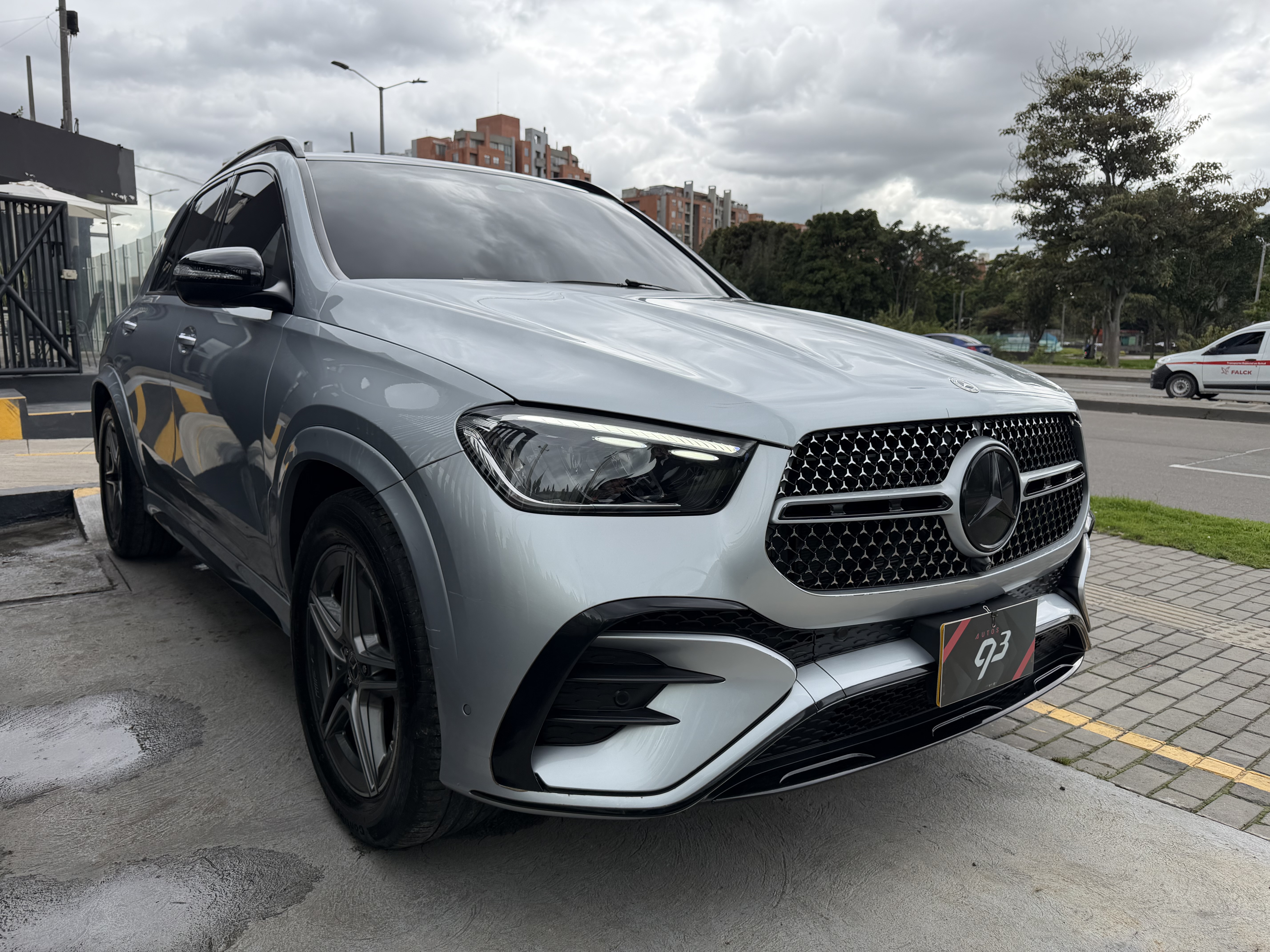 MERCEDES-BENZ GLE450 2025