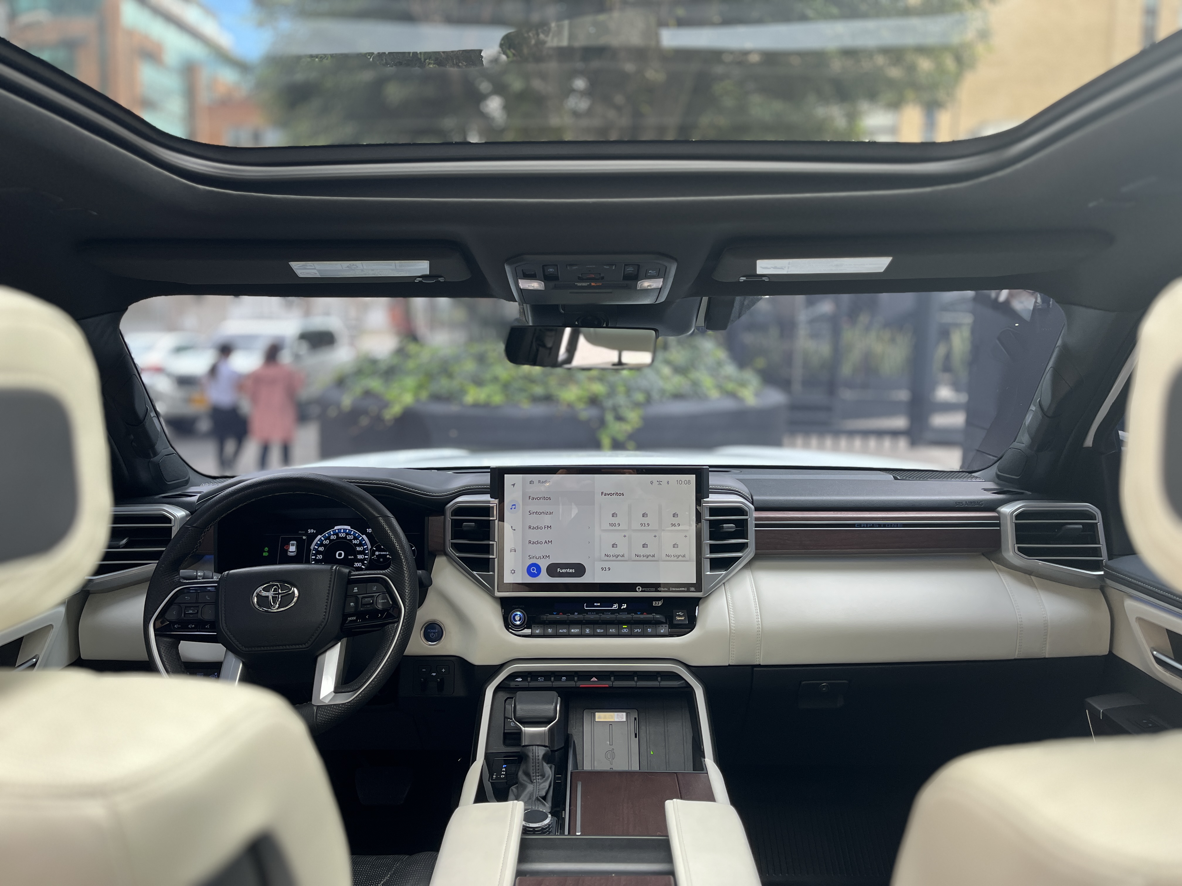 TOYOTA SEQUOIA 2024