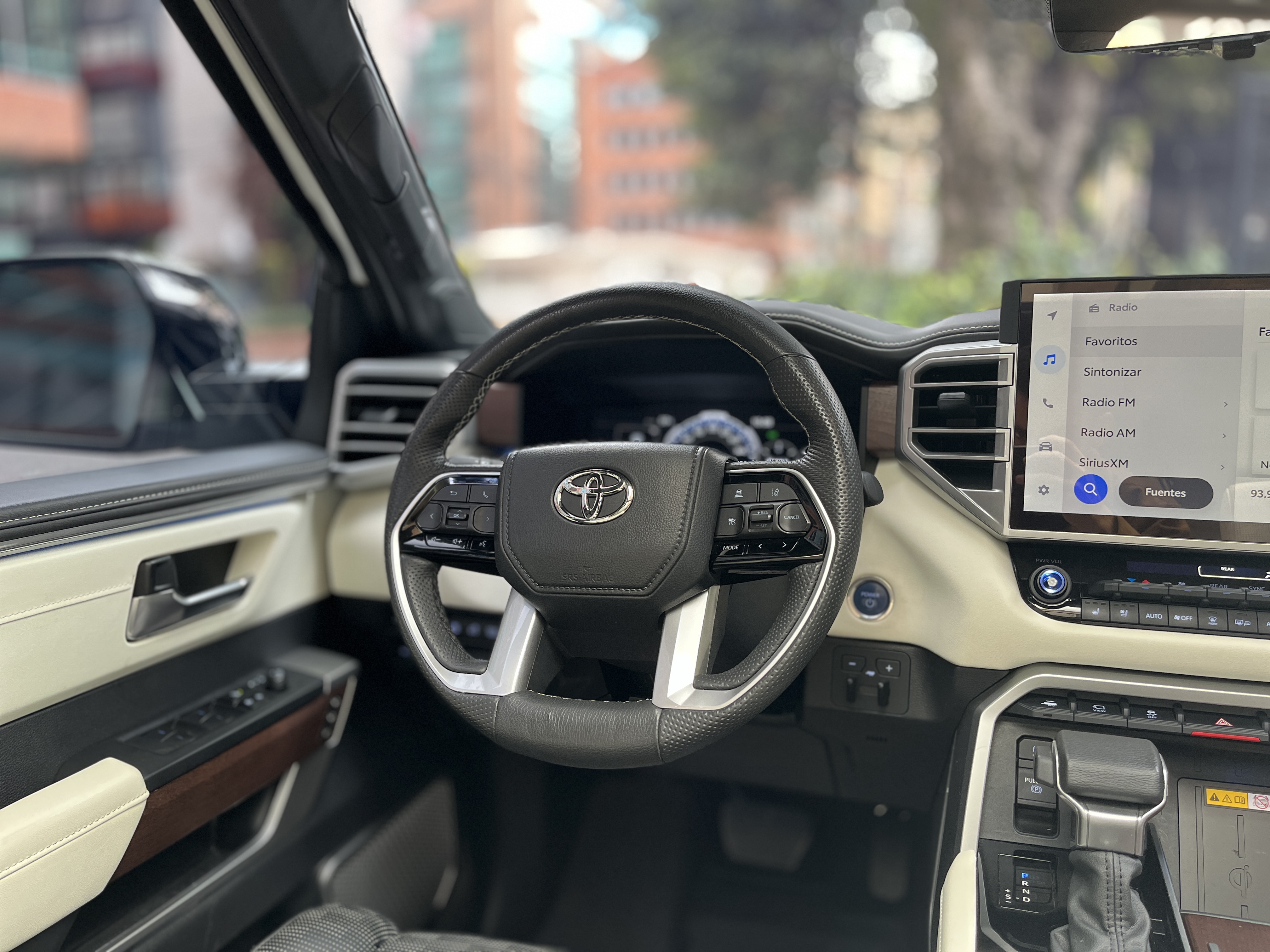 TOYOTA SEQUOIA 2024