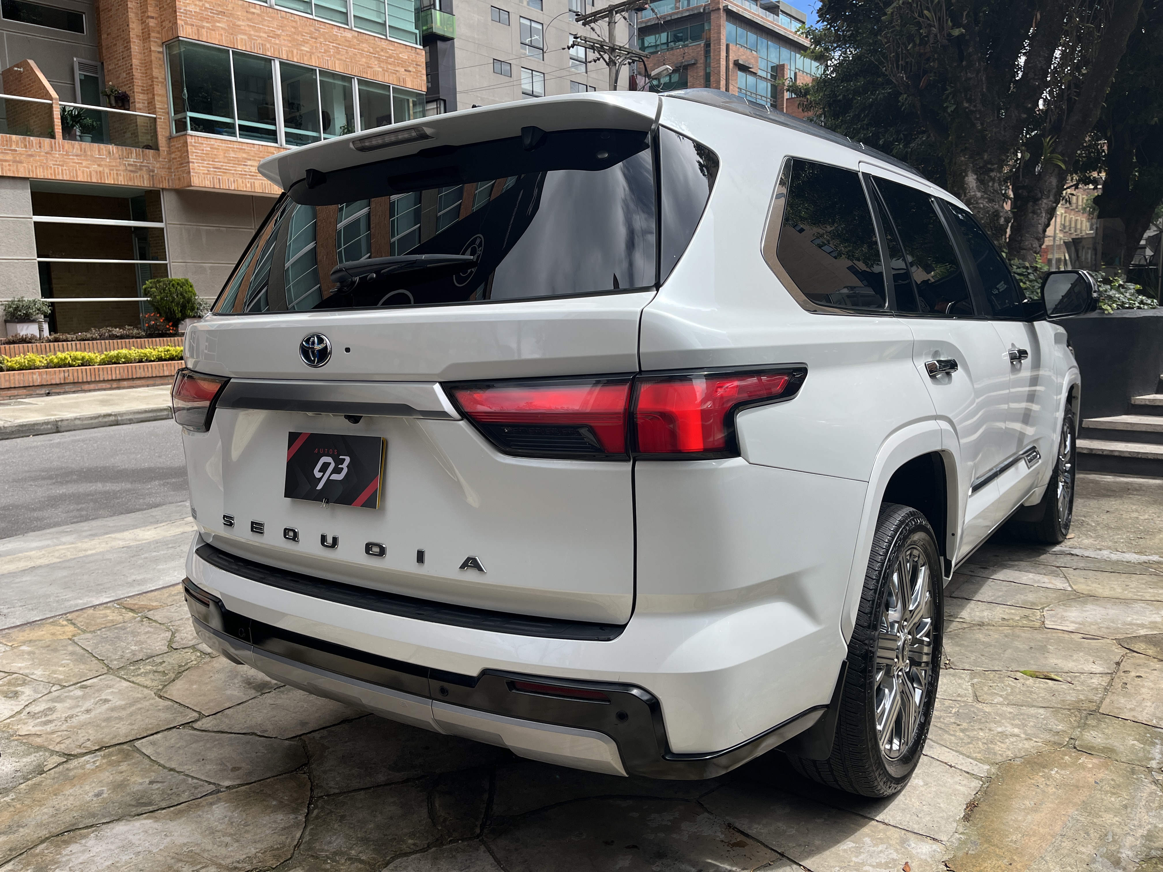 TOYOTA SEQUOIA 2024