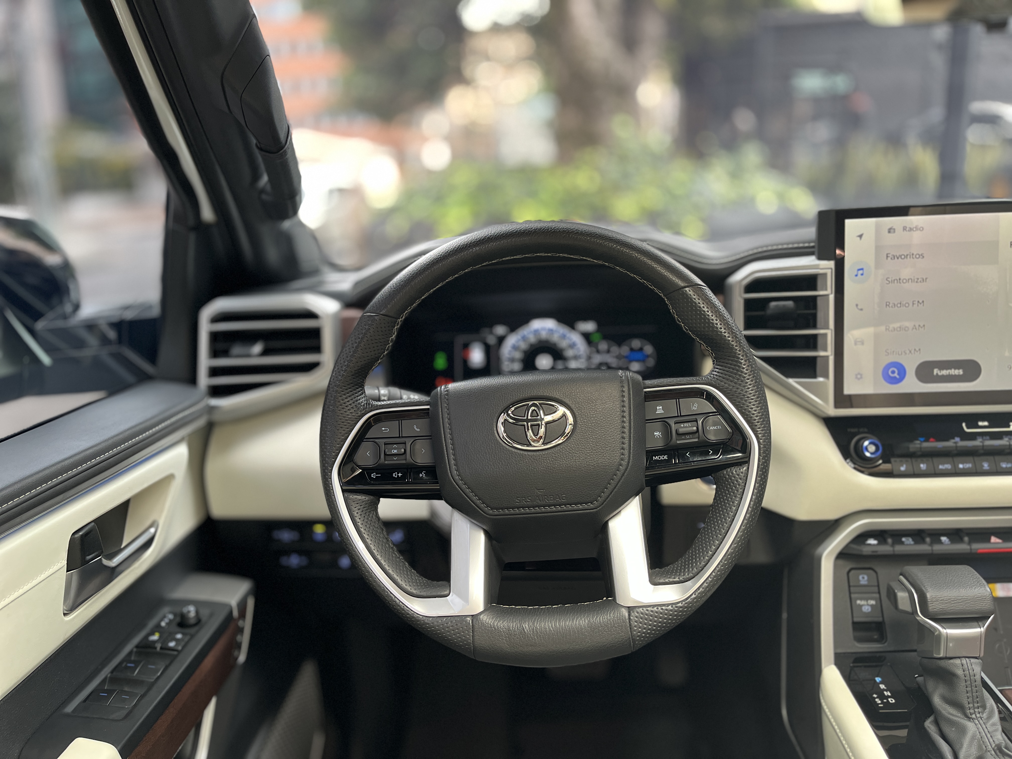 TOYOTA SEQUOIA 2024