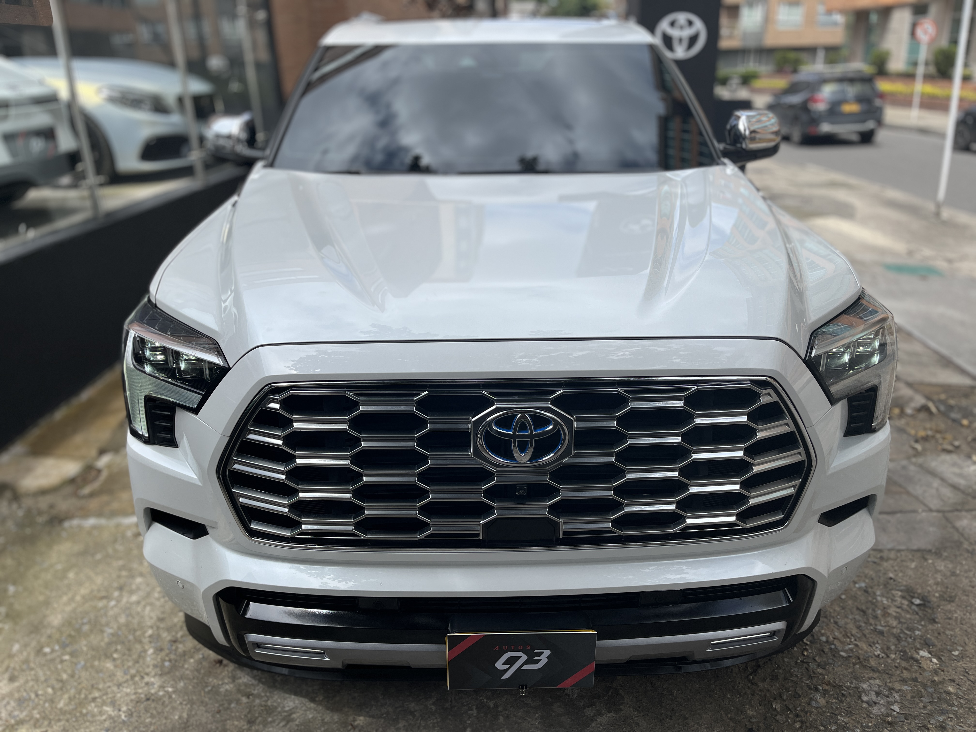 TOYOTA SEQUOIA 2024