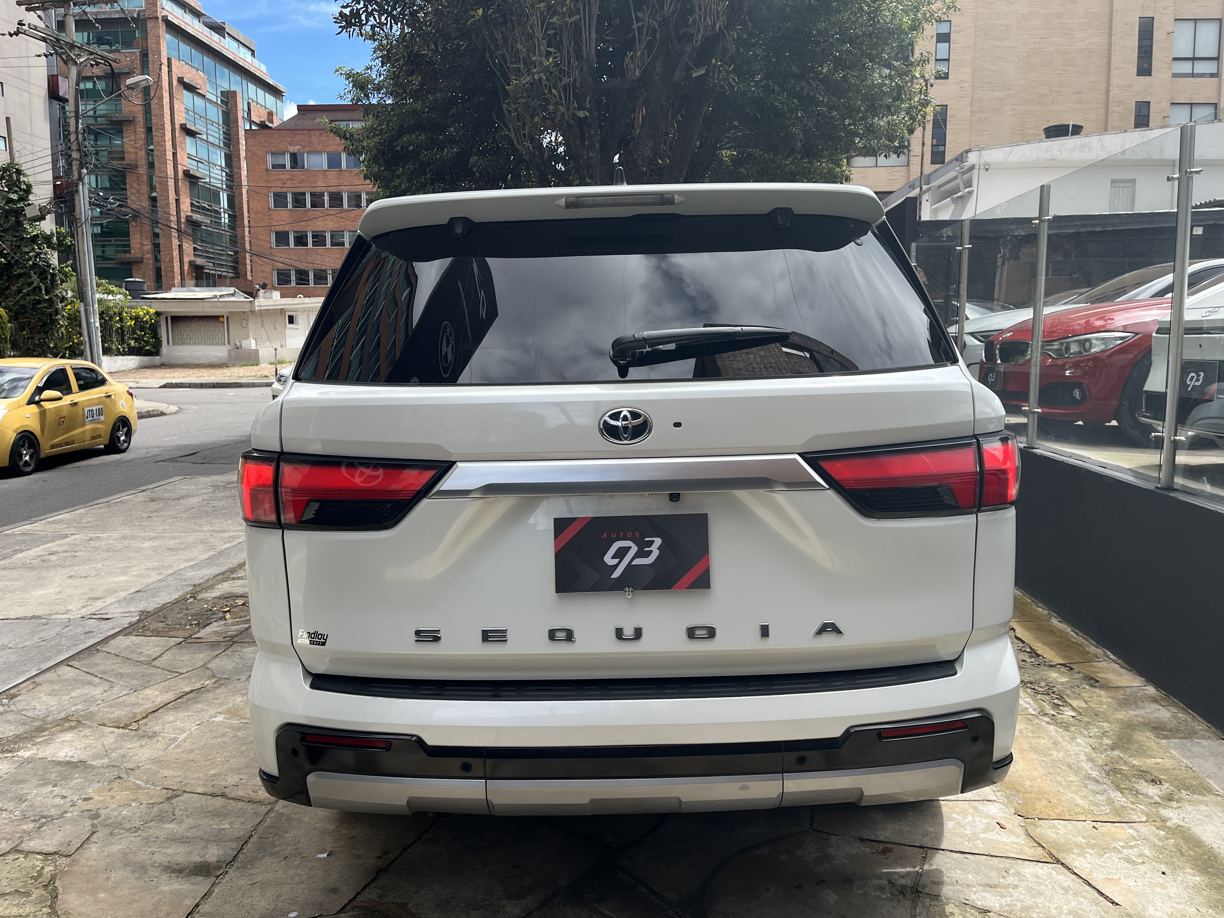 TOYOTA SEQUOIA 2024