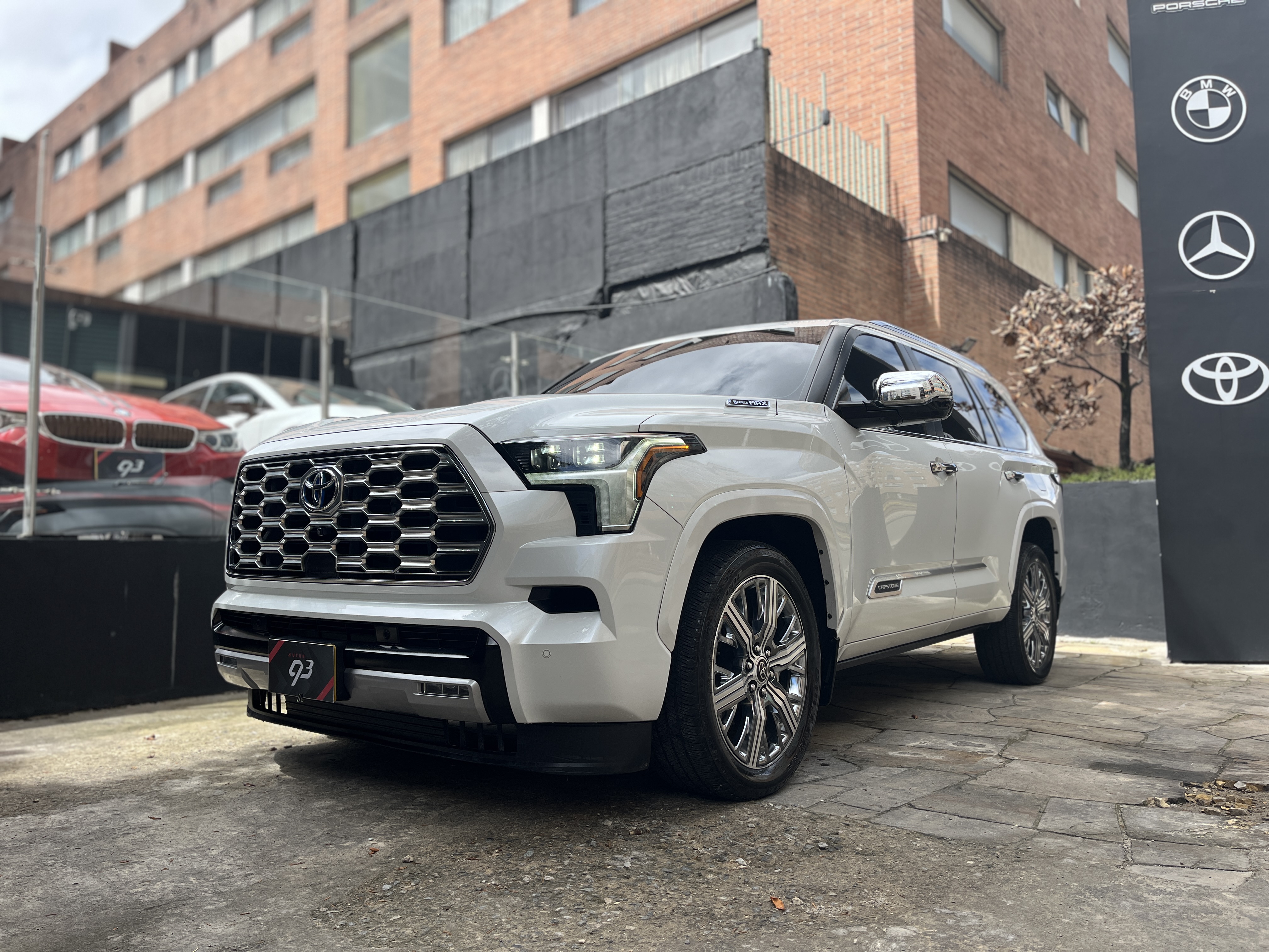 TOYOTA SEQUOIA 2024