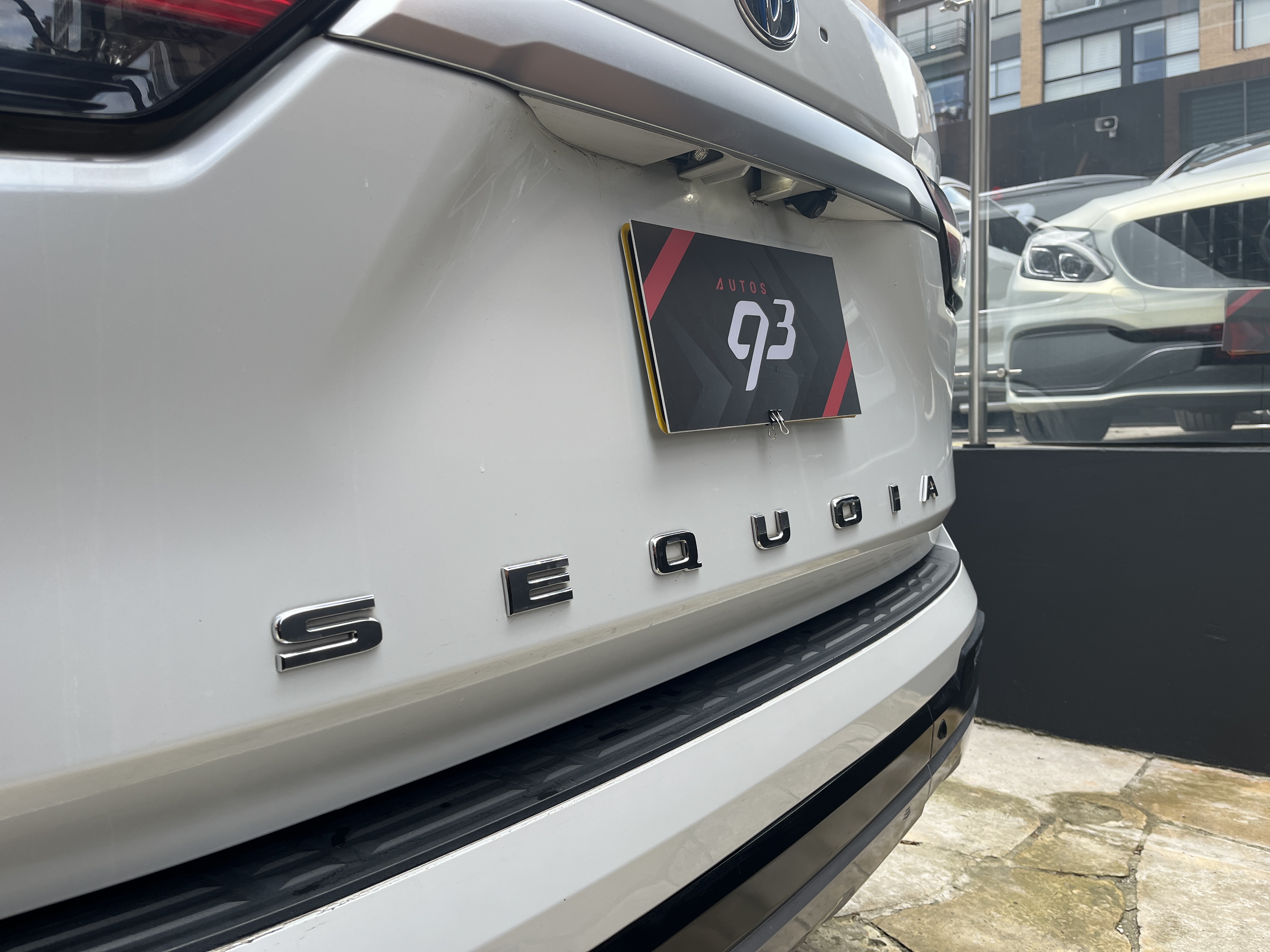TOYOTA SEQUOIA 2024