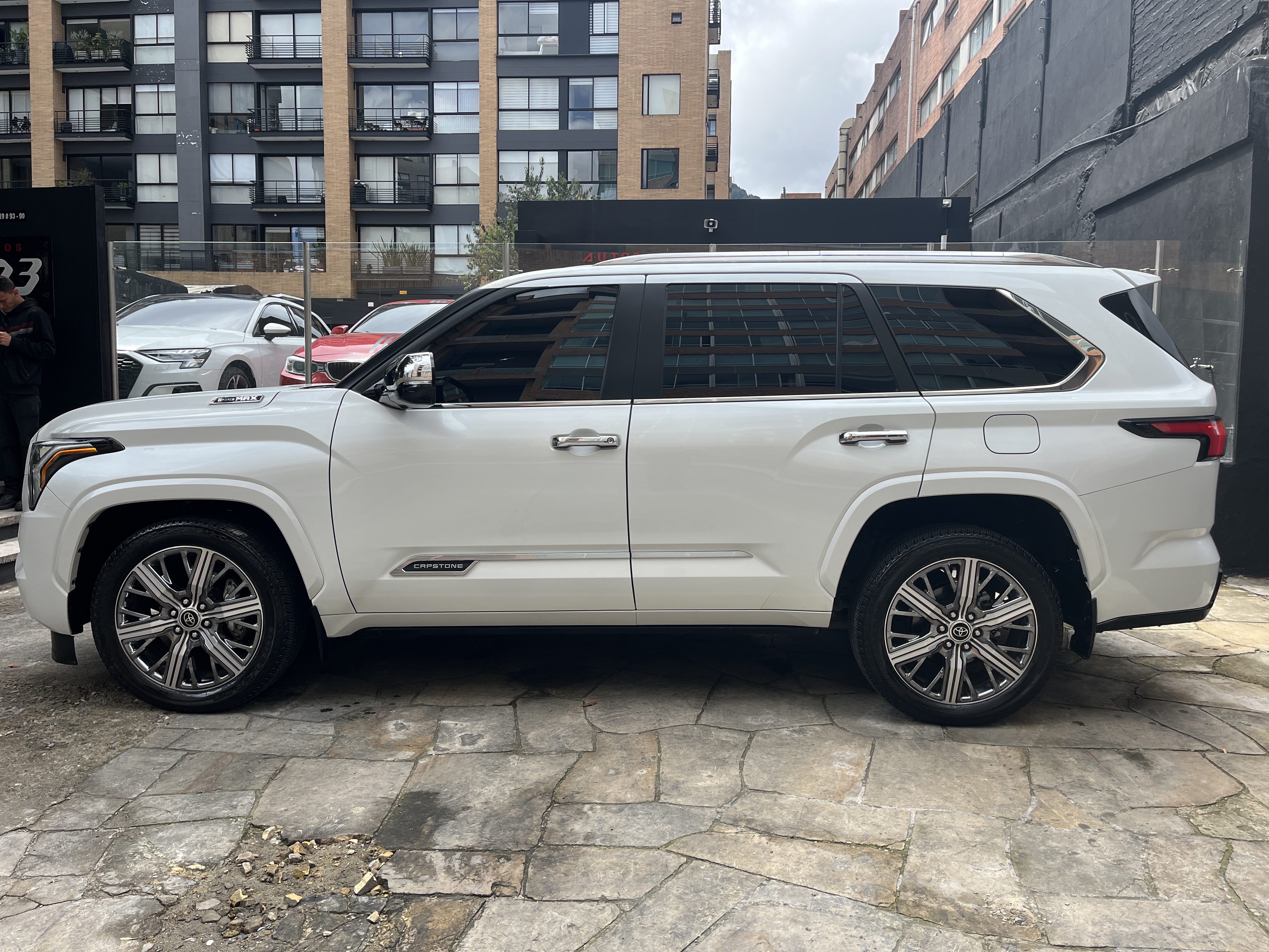 TOYOTA SEQUOIA 2024